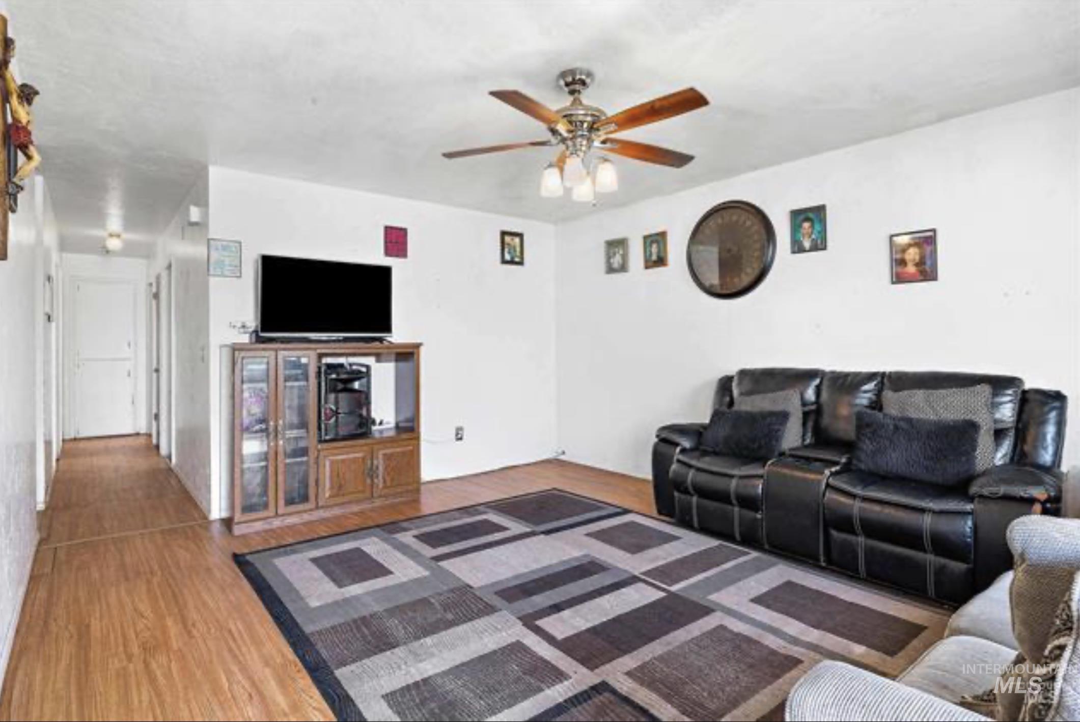 325 W Ave E, Jerome, Idaho 83338, 3 Bedrooms, 1 Bathroom, Residential For Sale, Price $225,000,MLS 98975049