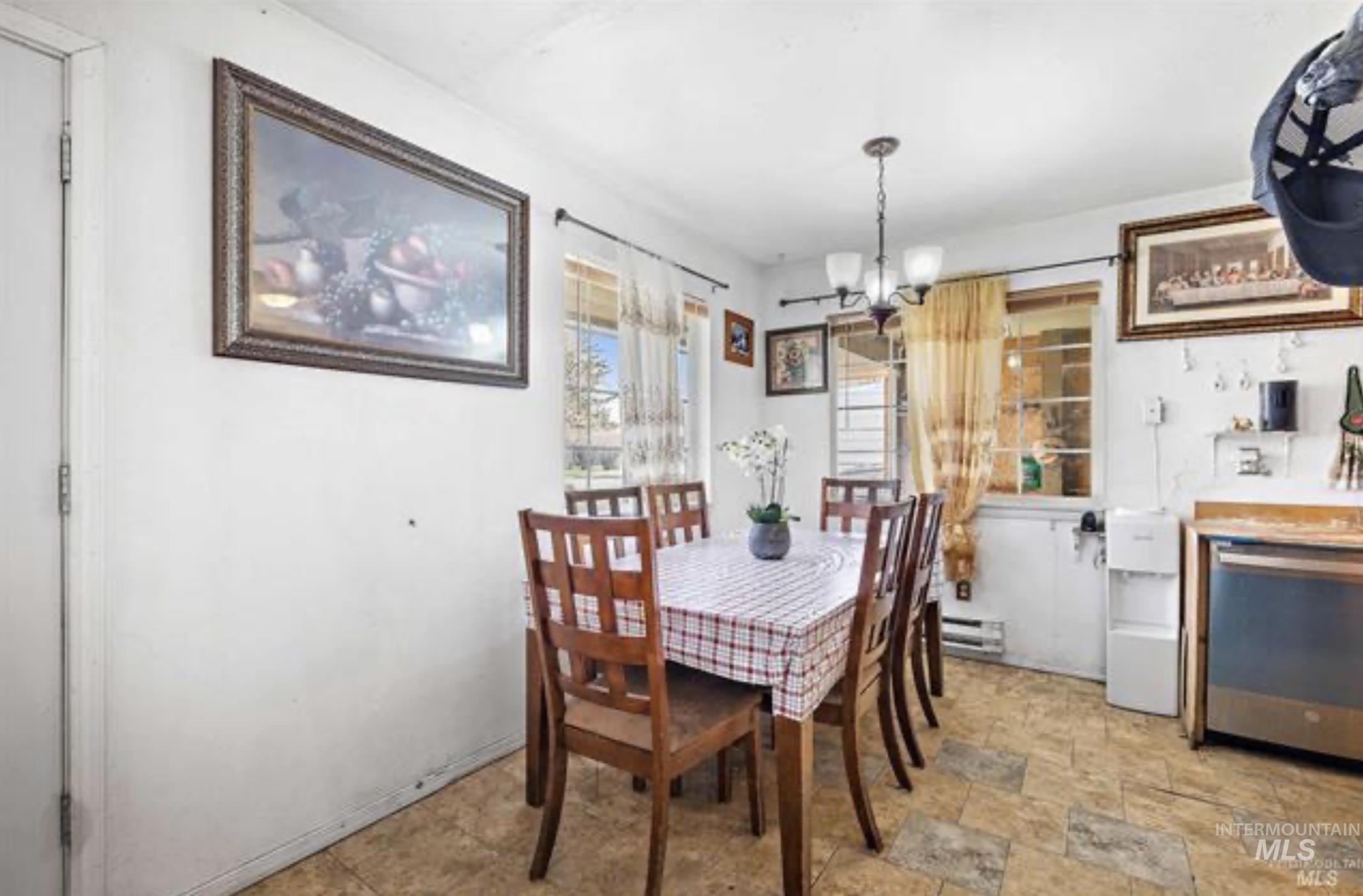 325 W Ave E, Jerome, Idaho 83338, 3 Bedrooms, 1 Bathroom, Residential For Sale, Price $225,000,MLS 98975049