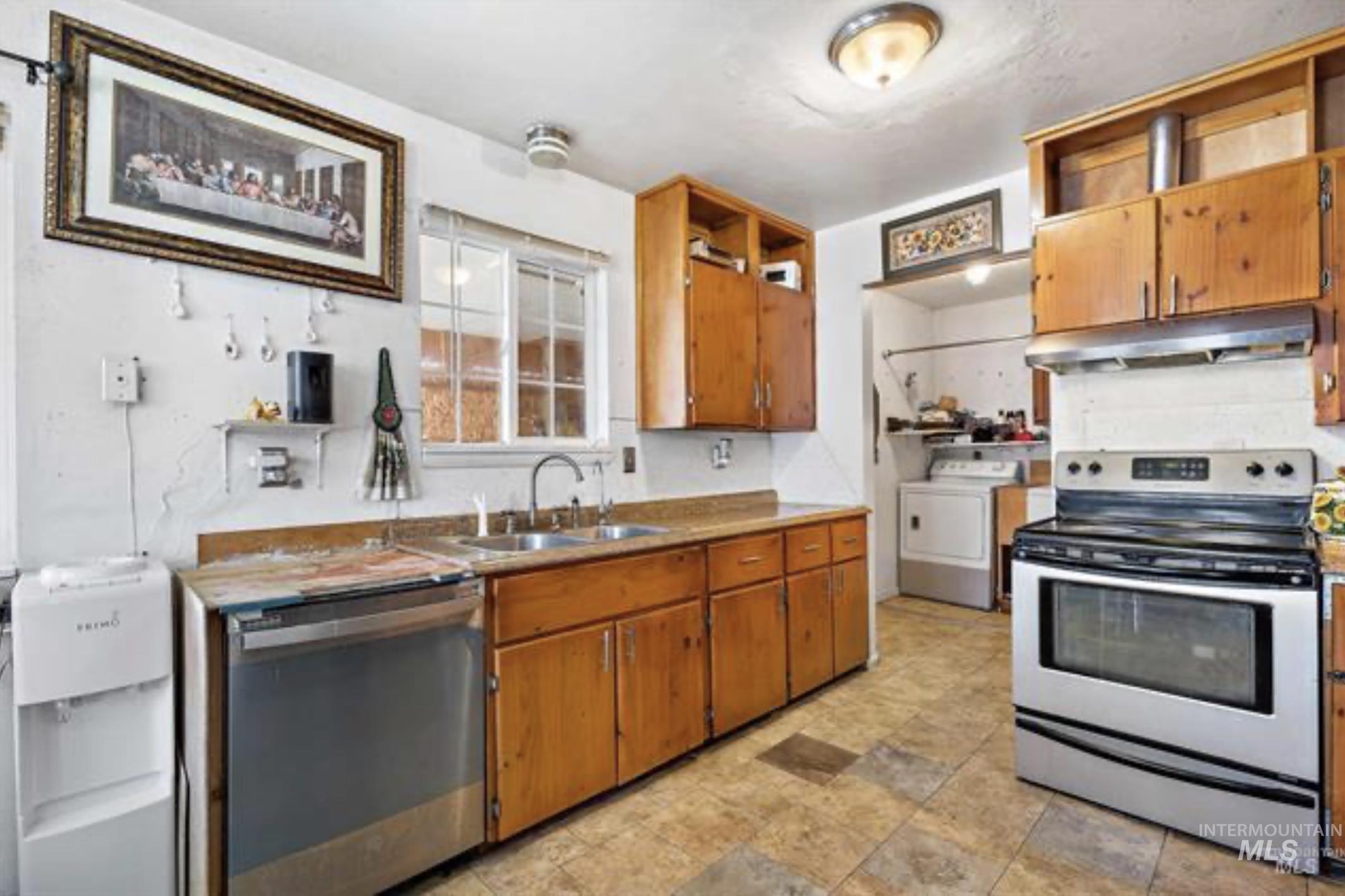 325 W Ave E, Jerome, Idaho 83338, 3 Bedrooms, 1 Bathroom, Residential For Sale, Price $225,000,MLS 98975049