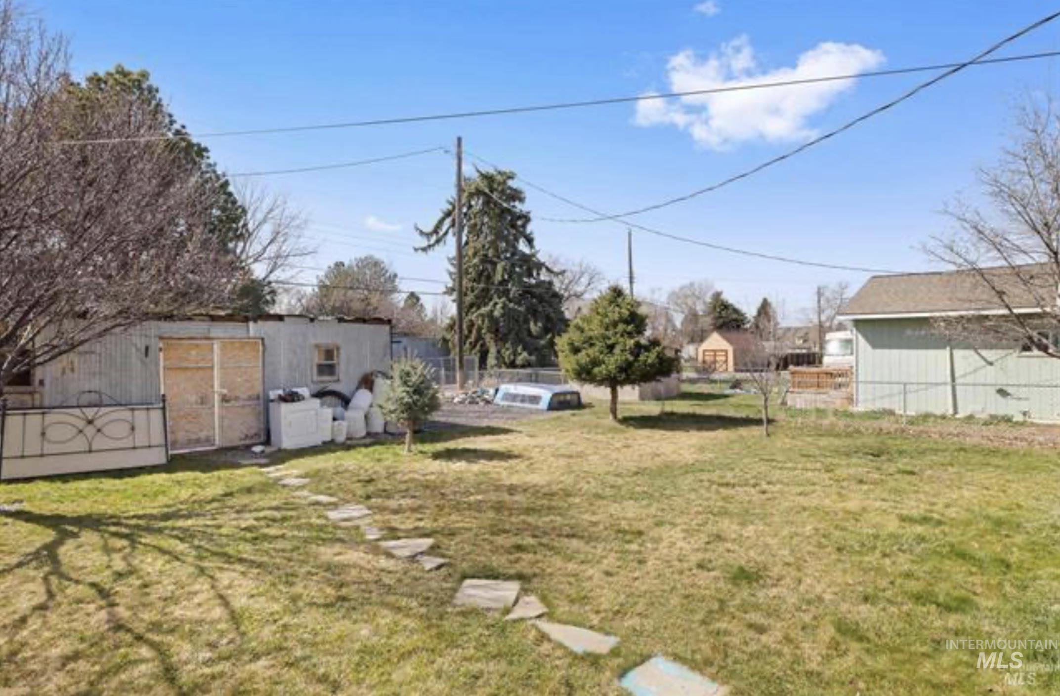 325 W Ave E, Jerome, Idaho 83338, 3 Bedrooms, 1 Bathroom, Residential For Sale, Price $225,000,MLS 98975049