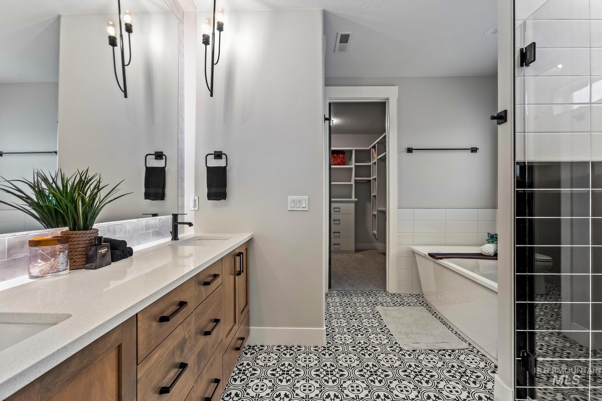 4026 E Cleary St, Meridian, Idaho 83642-8485, 5 Bedrooms, 2.5 Bathrooms, Residential For Sale, Price $769,000,MLS 98975053