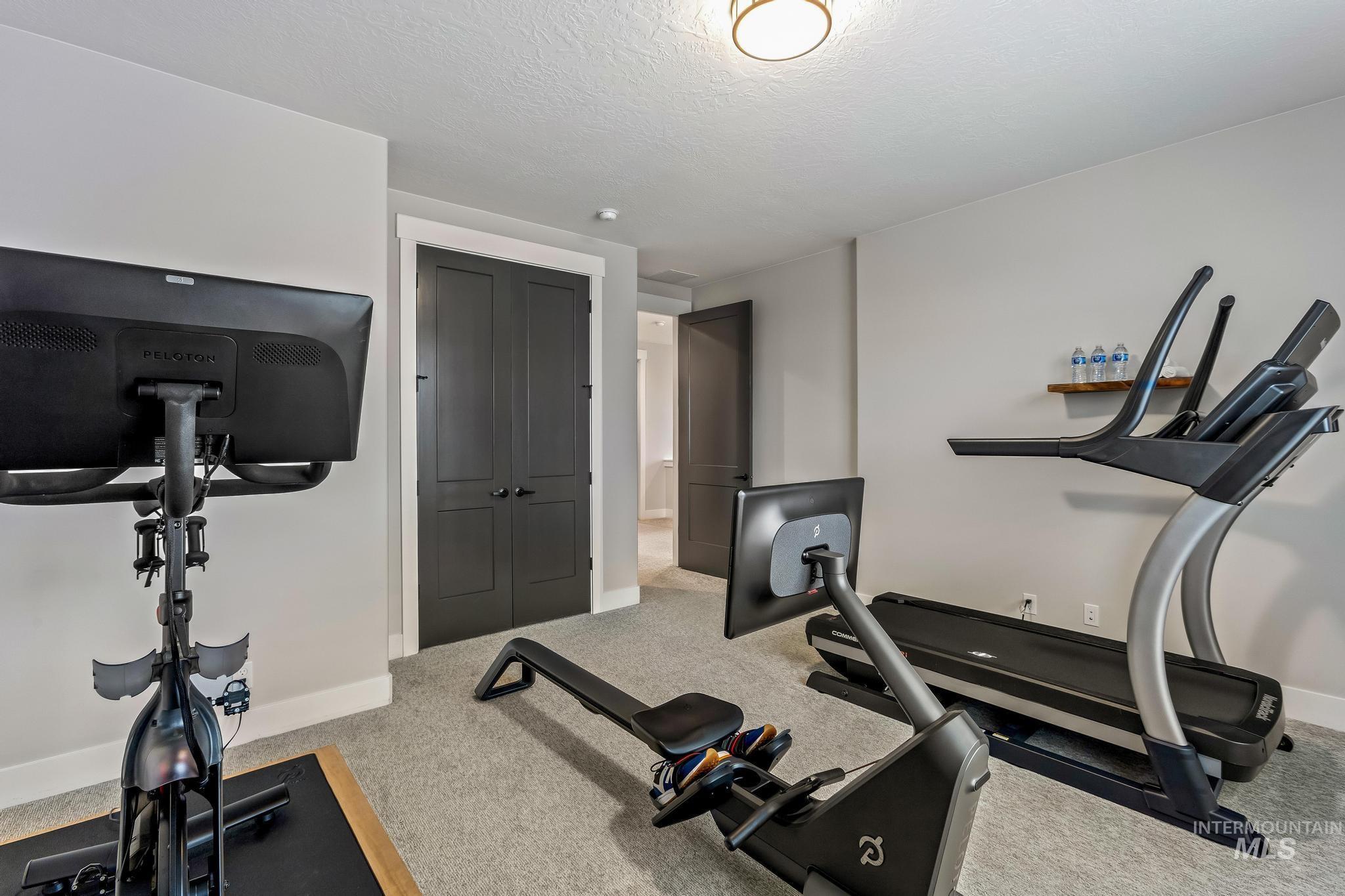 4026 E Cleary St, Meridian, Idaho 83642-8485, 5 Bedrooms, 2.5 Bathrooms, Residential For Sale, Price $769,000,MLS 98975053