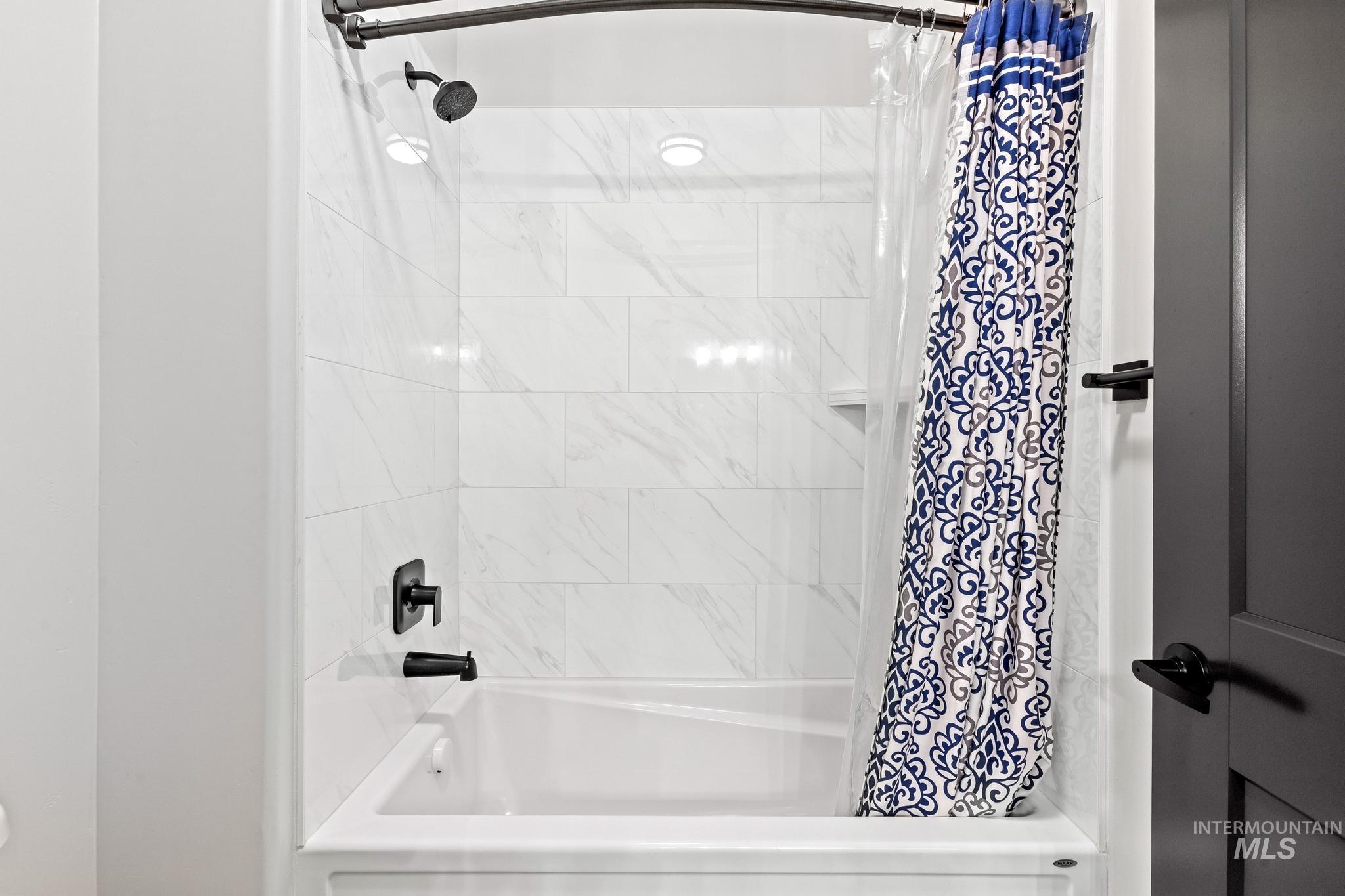 4026 E Cleary St, Meridian, Idaho 83642-8485, 5 Bedrooms, 2.5 Bathrooms, Residential For Sale, Price $769,000,MLS 98975053