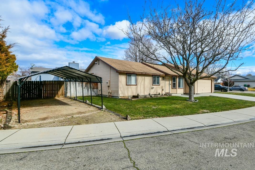 1770 E Oakcrest, Meridian, Idaho 83642, 4 Bedrooms, 2 Bathrooms, Residential For Sale, Price $380,000,MLS 98975054