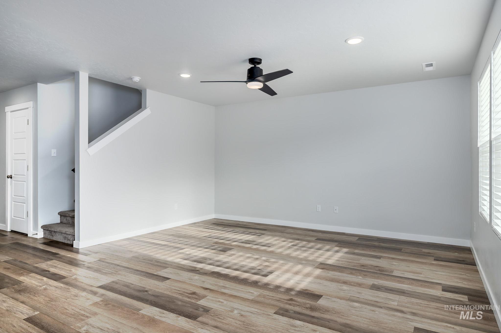 6039 W Mikonos St, Meridian, Idaho 83646, 3 Bedrooms, 2.5 Bathrooms, Residential For Sale, Price $449,900,MLS 98975057