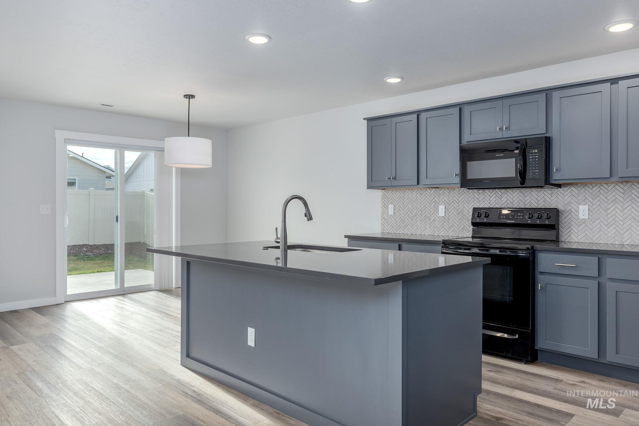 6039 W Mikonos St, Meridian, Idaho 83646, 3 Bedrooms, 2.5 Bathrooms, Residential For Sale, Price $449,900,MLS 98975057