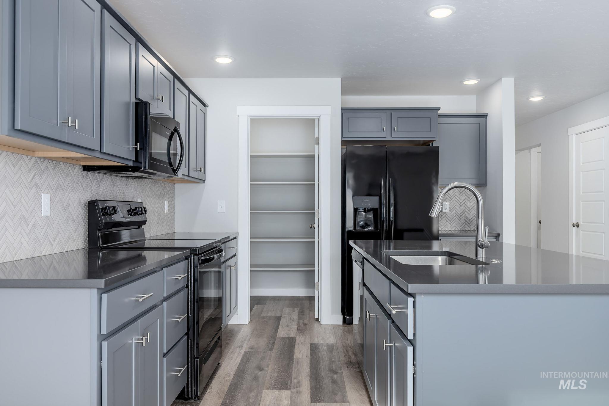 6039 W Mikonos St, Meridian, Idaho 83646, 3 Bedrooms, 2.5 Bathrooms, Residential For Sale, Price $449,900,MLS 98975057