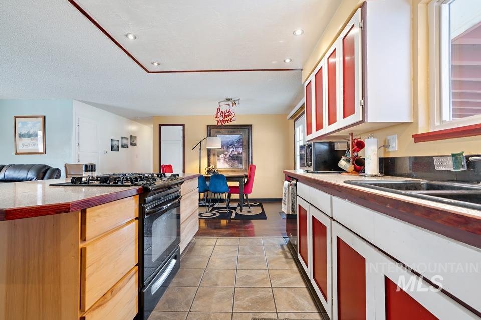 1304 S Holly Street, Caldwell, Idaho 83686, 2 Bedrooms, 1 Bathroom, Residential For Sale, Price $339,000,MLS 98975061