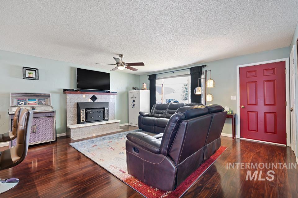 1304 S Holly Street, Caldwell, Idaho 83686, 2 Bedrooms, 1 Bathroom, Residential For Sale, Price $339,000,MLS 98975061