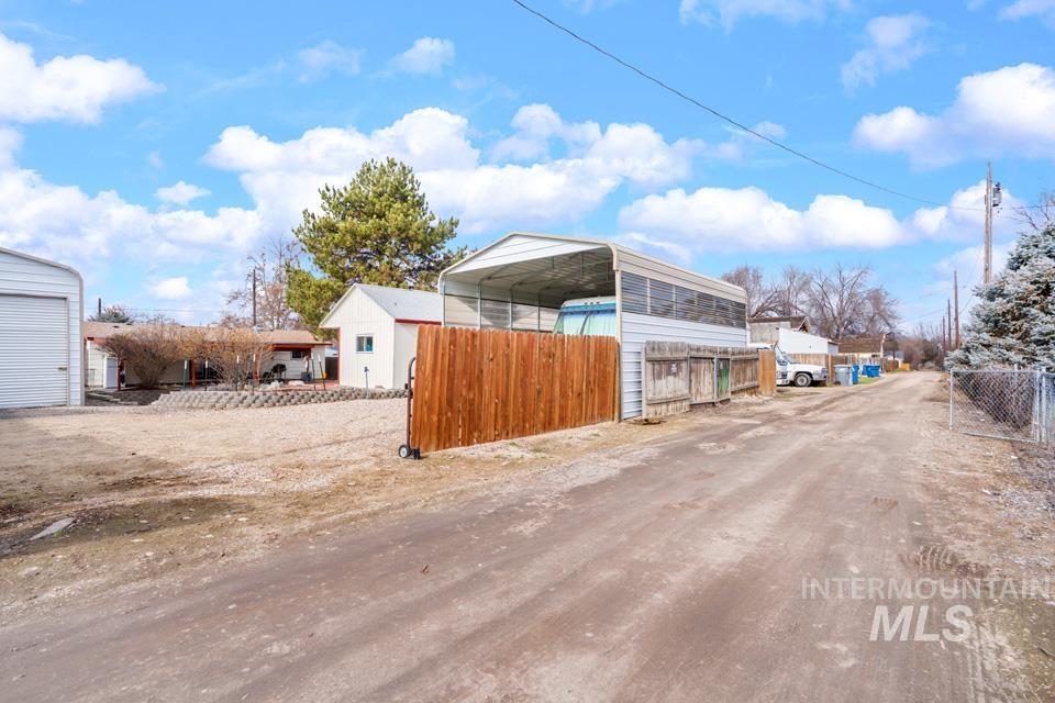 1304 S Holly Street, Caldwell, Idaho 83686, 2 Bedrooms, 1 Bathroom, Residential For Sale, Price $339,000,MLS 98975061