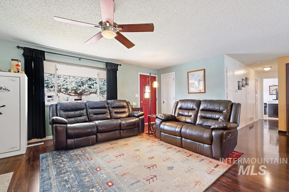 1304 S Holly Street, Caldwell, Idaho 83686, 2 Bedrooms, 1 Bathroom, Residential For Sale, Price $339,000,MLS 98975061