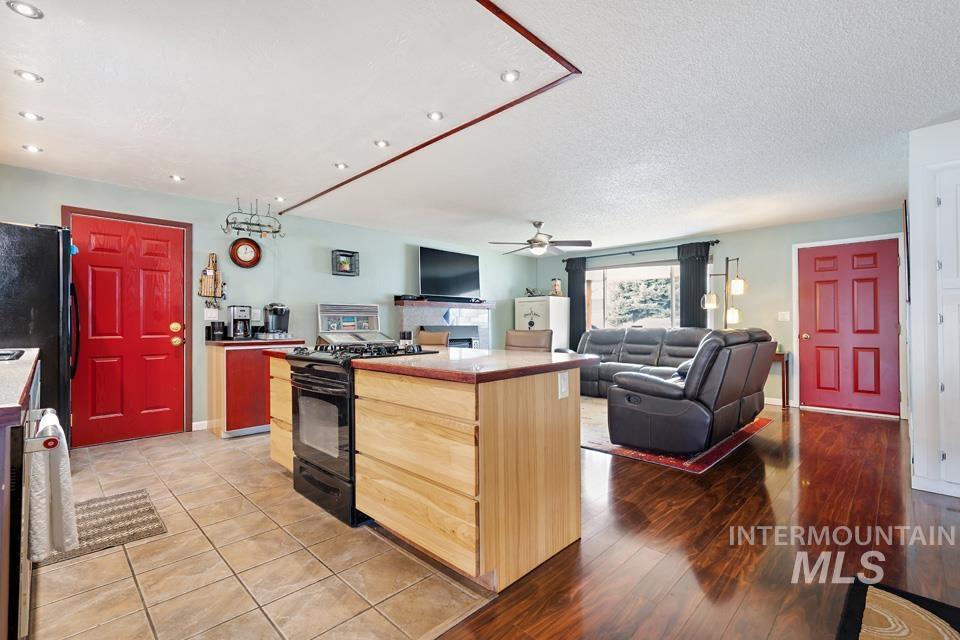 1304 S Holly Street, Caldwell, Idaho 83686, 2 Bedrooms, 1 Bathroom, Residential For Sale, Price $339,000,MLS 98975061