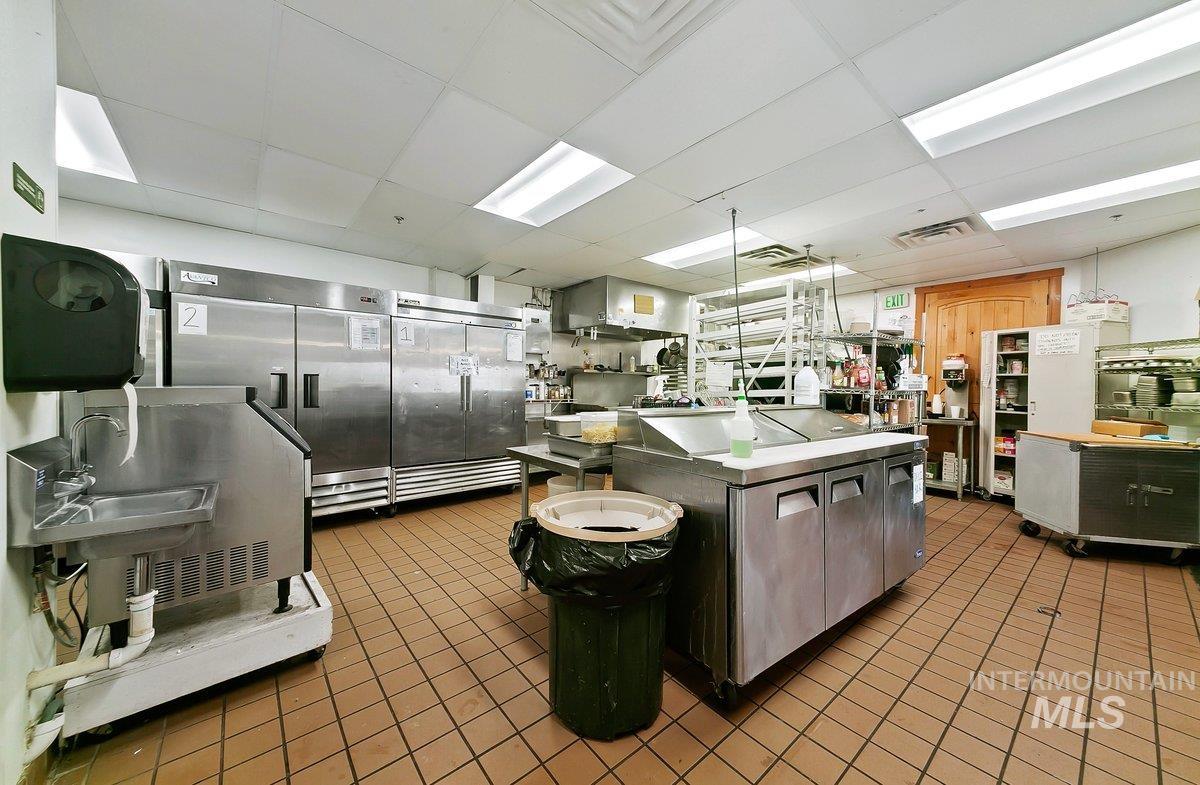 5001 Cherry Gulch Lane, Emmett, Idaho 83617, 10 Bedrooms, 20 Bathrooms, Residential For Sale, Price $3,750,000,MLS 98975063