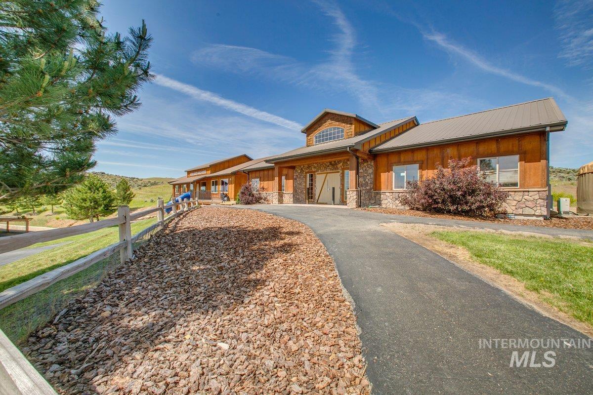 5001 Cherry Gulch Lane, Emmett, Idaho 83617, 10 Bedrooms, 20 Bathrooms, Residential For Sale, Price $3,750,000,MLS 98975063