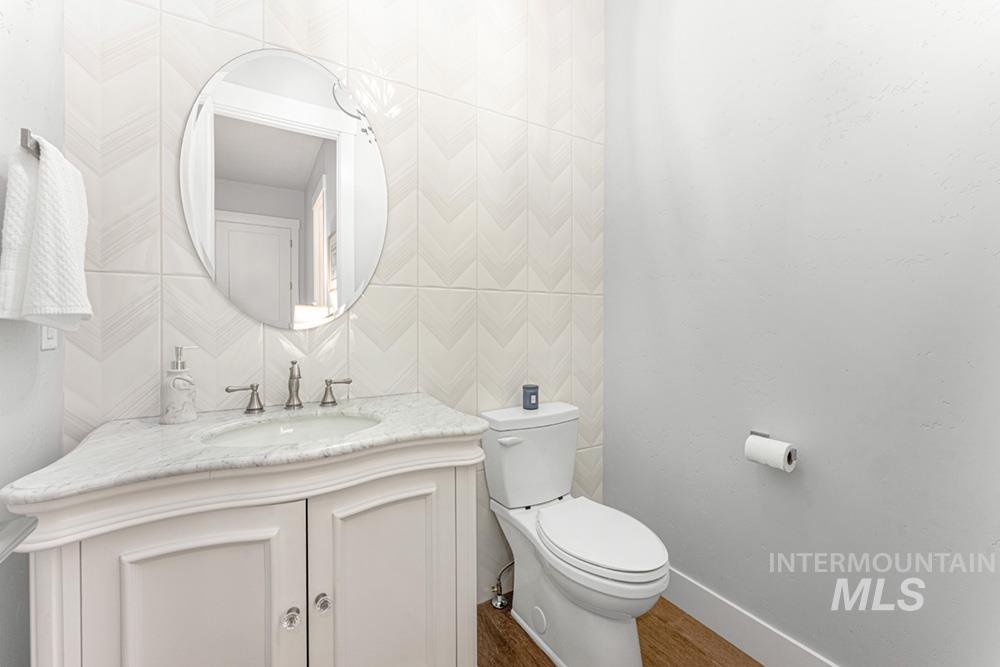 22618 Aura Vista Way, Caldwell, Idaho 83607, 3 Bedrooms, 3.5 Bathrooms, Residential For Sale, Price $1,180,000,MLS 98975064