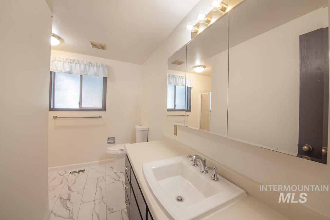 404 Linden Dr, Lewiston, Idaho 83501, 3 Bedrooms, 4 Bathrooms, Residential For Sale, Price $499,000,MLS 98975065