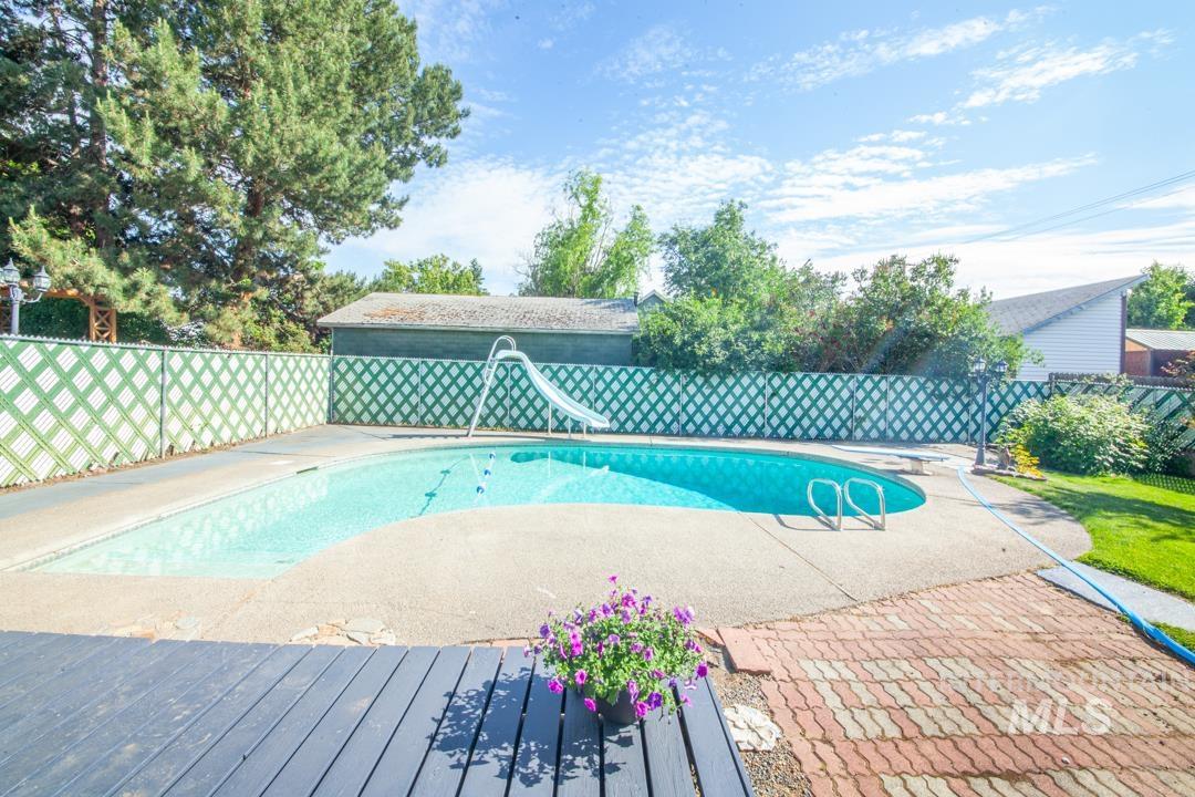 404 Linden Dr, Lewiston, Idaho 83501, 3 Bedrooms, 4 Bathrooms, Residential For Sale, Price $499,000,MLS 98975065