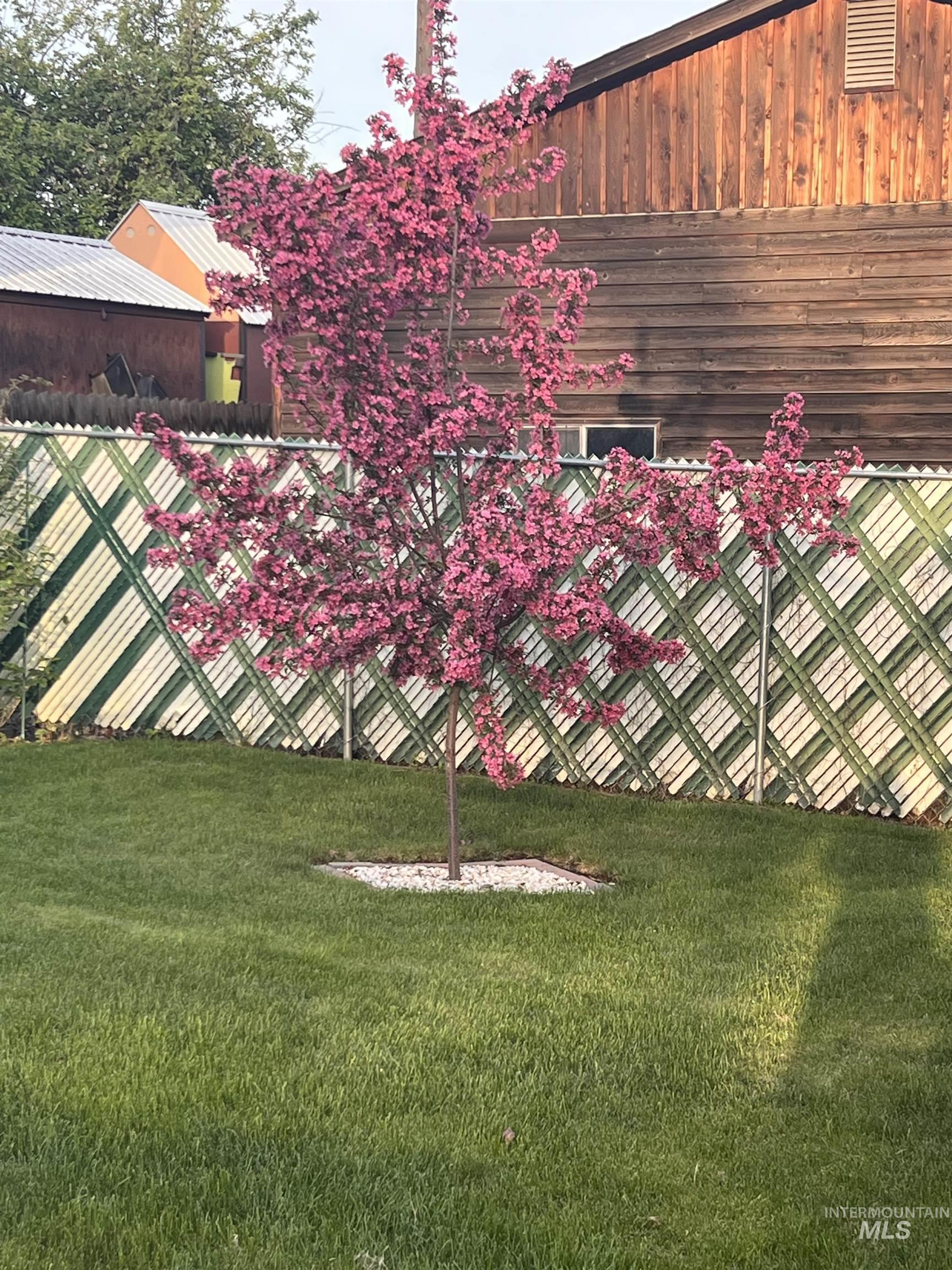 404 Linden Dr, Lewiston, Idaho 83501, 3 Bedrooms, 4 Bathrooms, Residential For Sale, Price $499,000,MLS 98975065