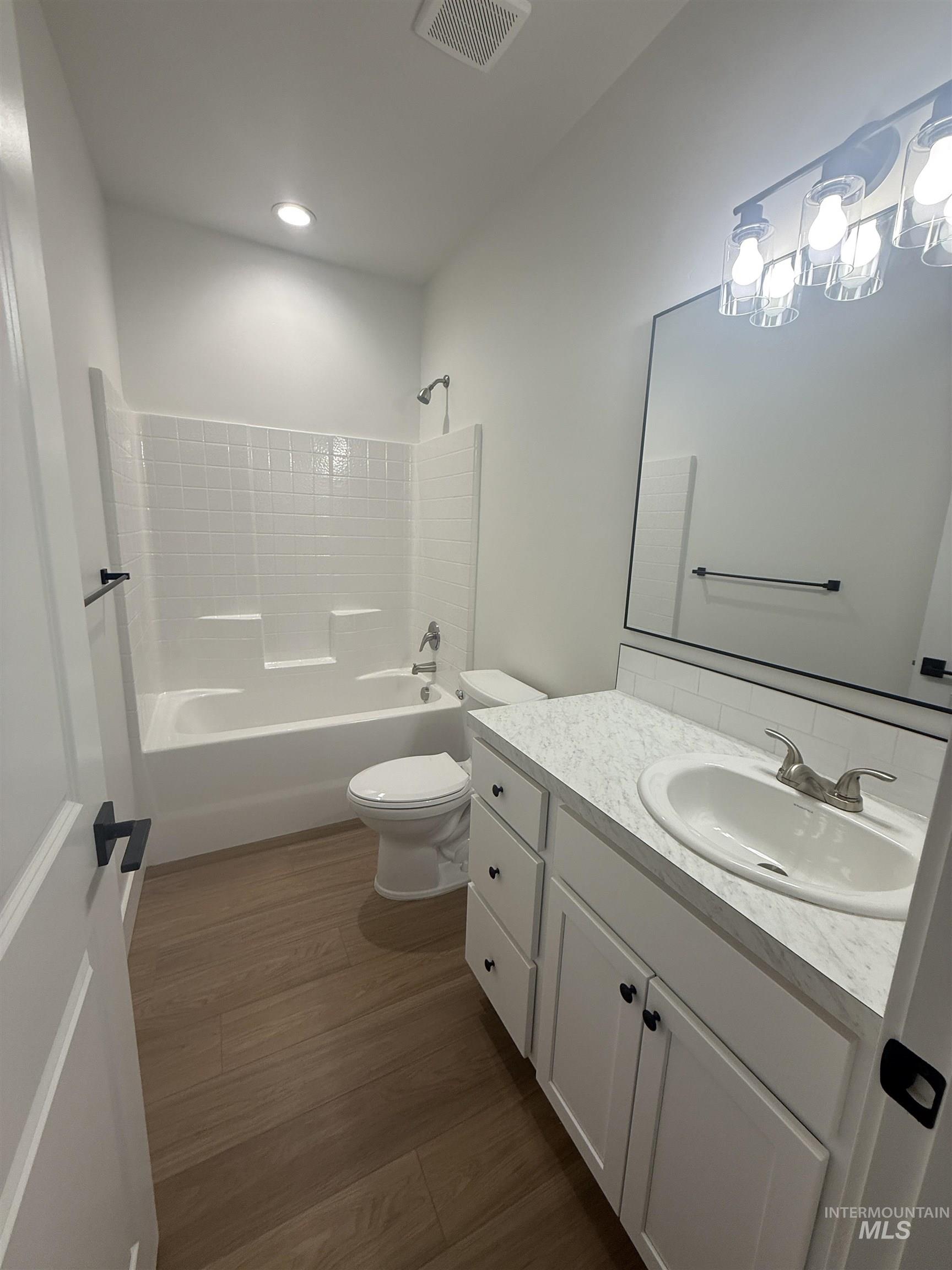 501 W California, Homedale, Idaho 83628, 3 Bedrooms, 2 Bathrooms, Residential For Sale, Price $312,000,MLS 98975066