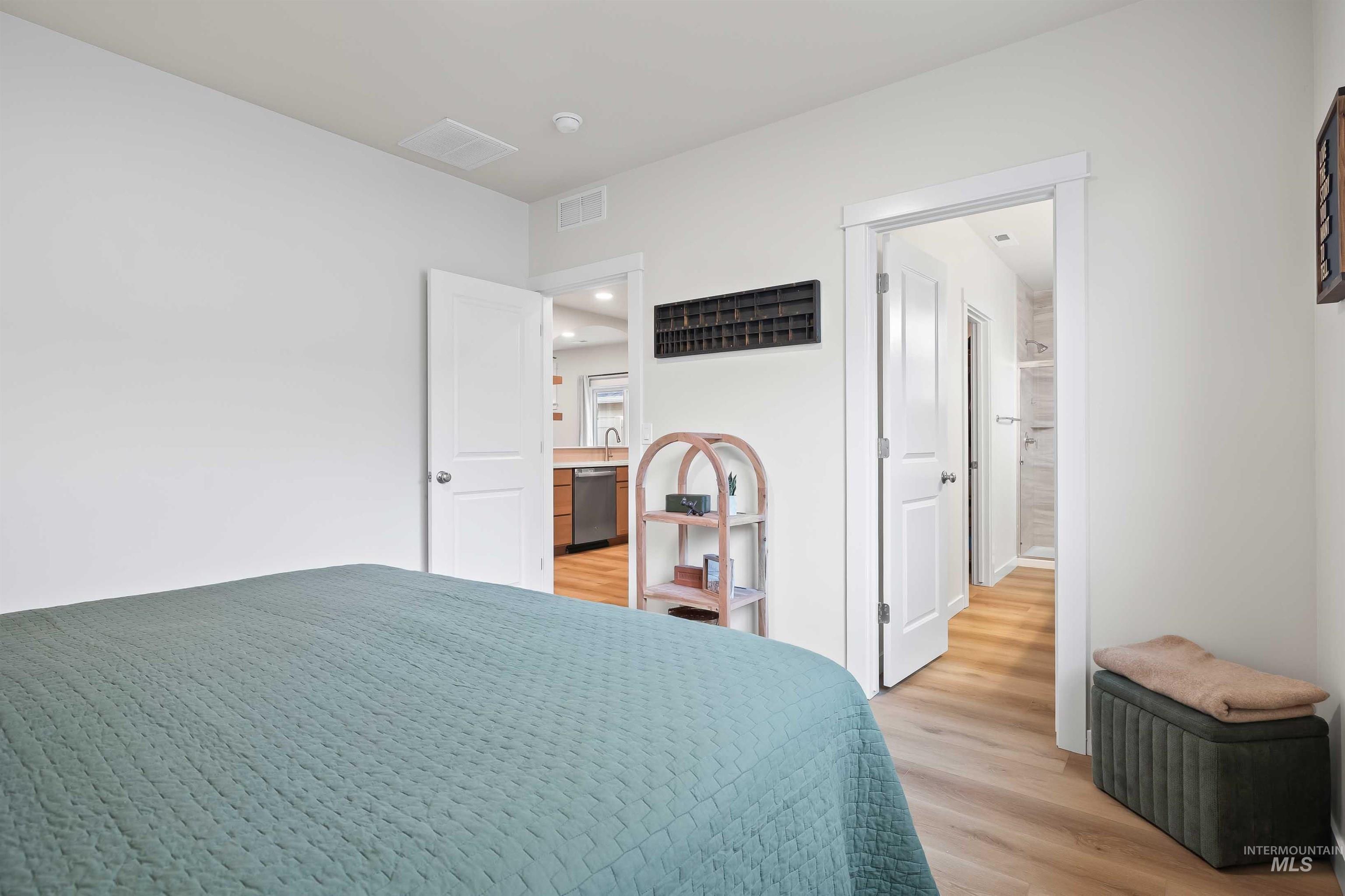 1597 Kenyon Meadow Street, Twin Falls, Idaho 83301, 3 Bedrooms, 2 Bathrooms, Residential For Sale, Price $344,900,MLS 98975068