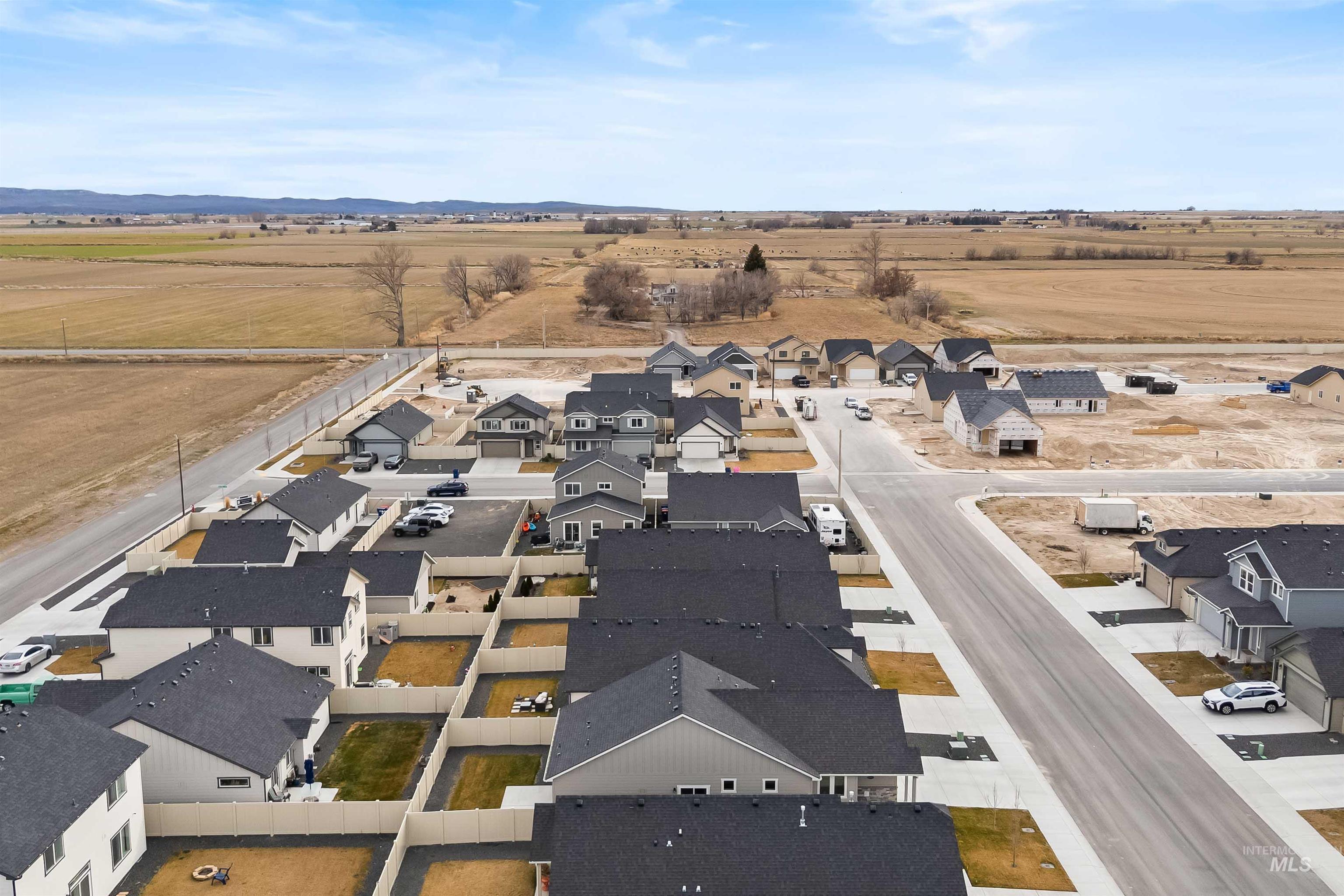 1597 Kenyon Meadow Street, Twin Falls, Idaho 83301, 3 Bedrooms, 2 Bathrooms, Residential For Sale, Price $344,900,MLS 98975068