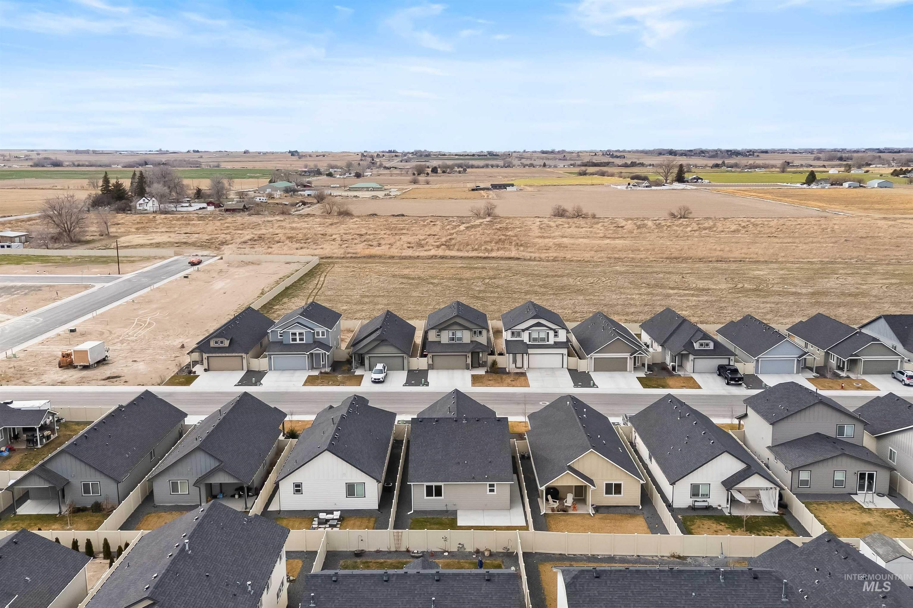 1597 Kenyon Meadow Street, Twin Falls, Idaho 83301, 3 Bedrooms, 2 Bathrooms, Residential For Sale, Price $344,900,MLS 98975068