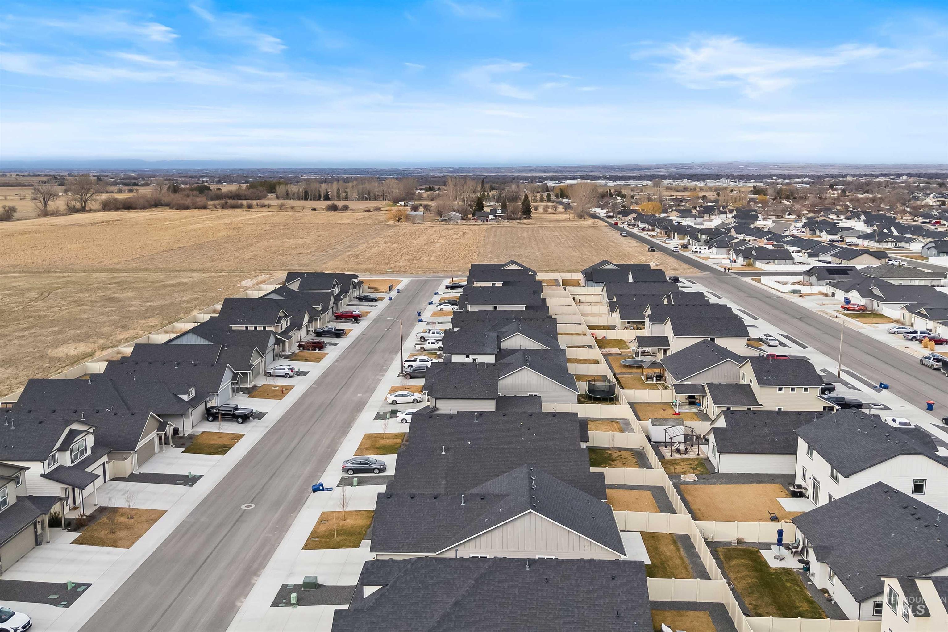 1597 Kenyon Meadow Street, Twin Falls, Idaho 83301, 3 Bedrooms, 2 Bathrooms, Residential For Sale, Price $344,900,MLS 98975068