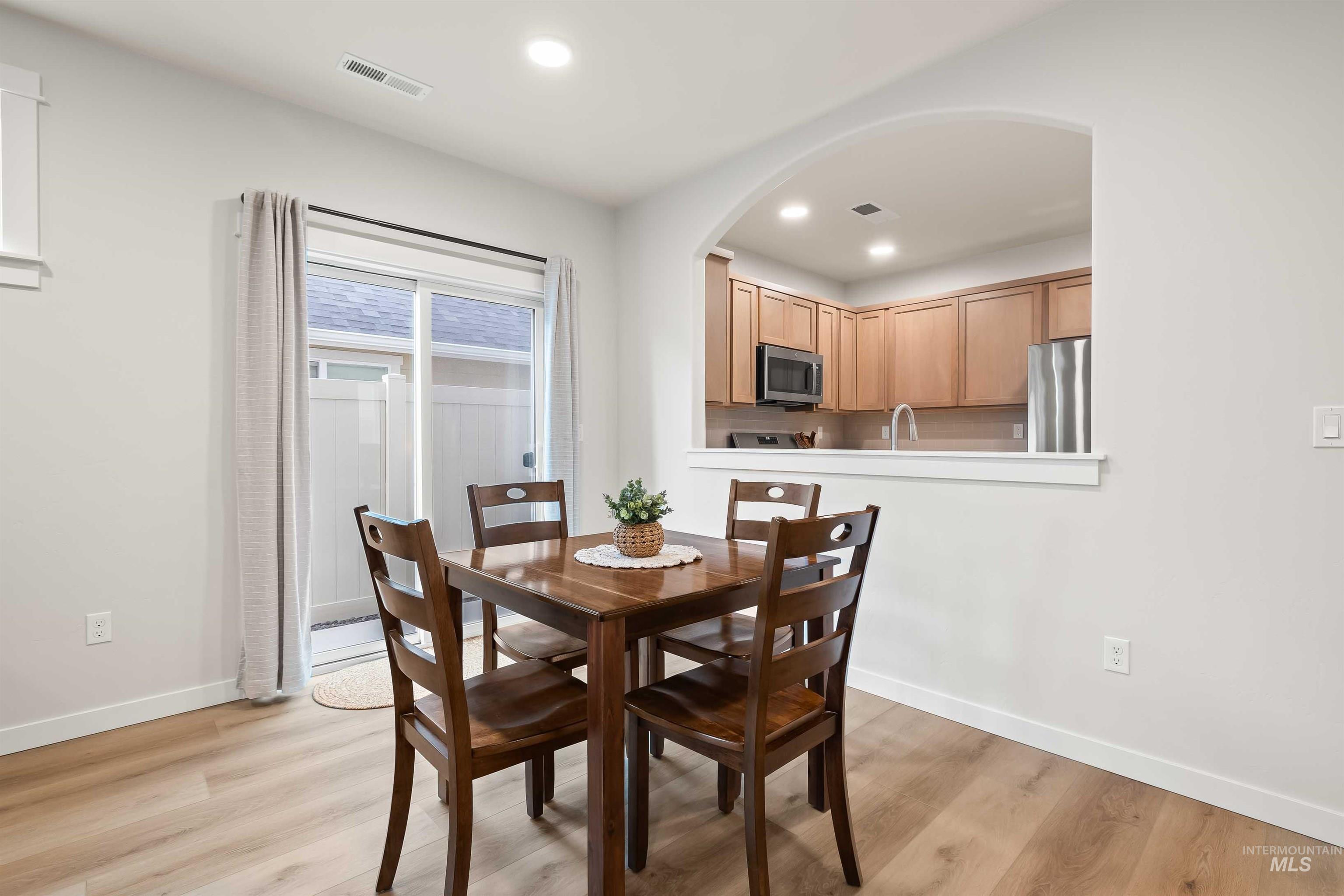 1597 Kenyon Meadow Street, Twin Falls, Idaho 83301, 3 Bedrooms, 2 Bathrooms, Residential For Sale, Price $344,900,MLS 98975068