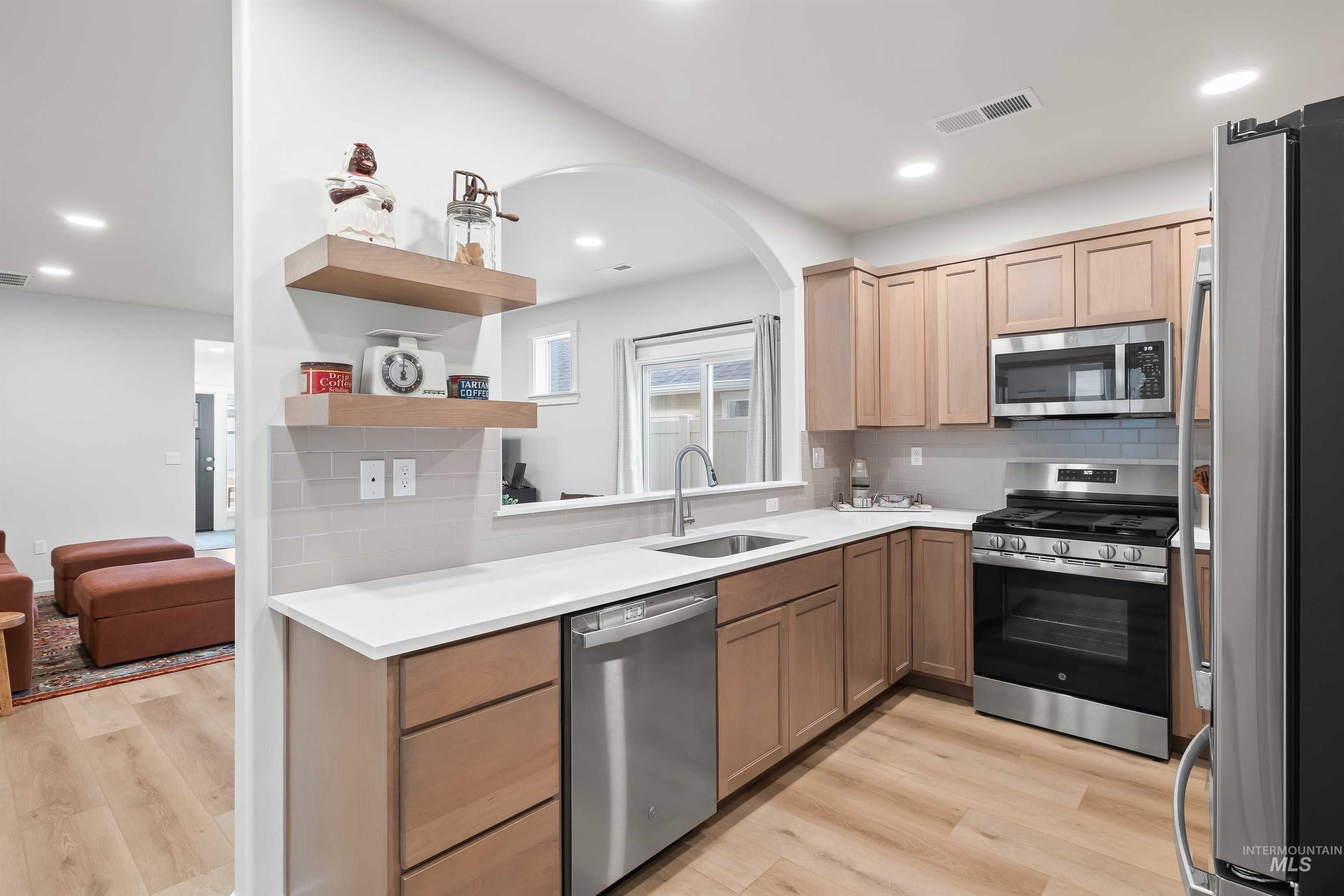 1597 Kenyon Meadow Street, Twin Falls, Idaho 83301, 3 Bedrooms, 2 Bathrooms, Residential For Sale, Price $344,900,MLS 98975068