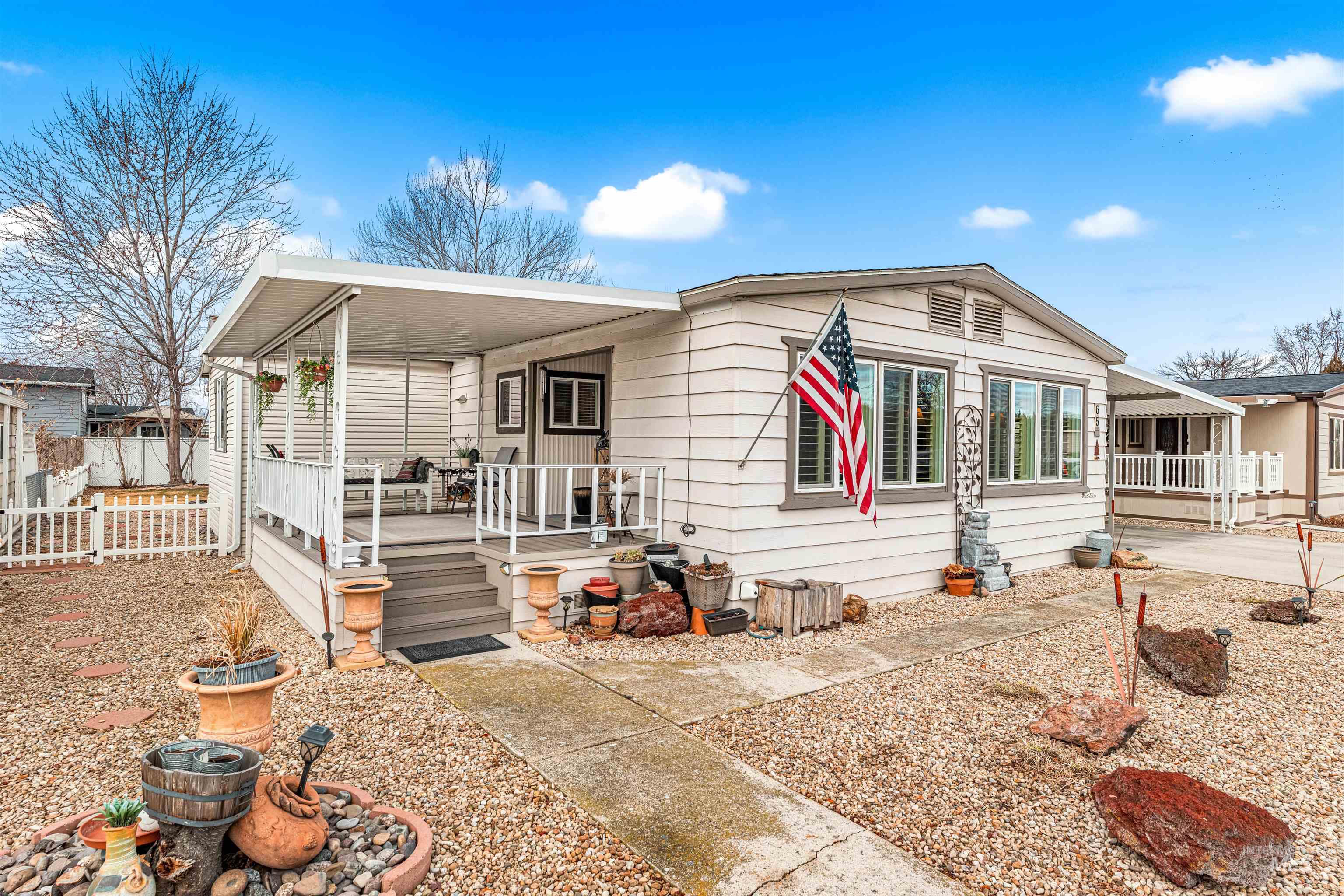 9390 W USTICK, Boise, Idaho 83704, 2 Bedrooms, 2 Bathrooms, Residential For Sale, Price $237,900,MLS 98975070