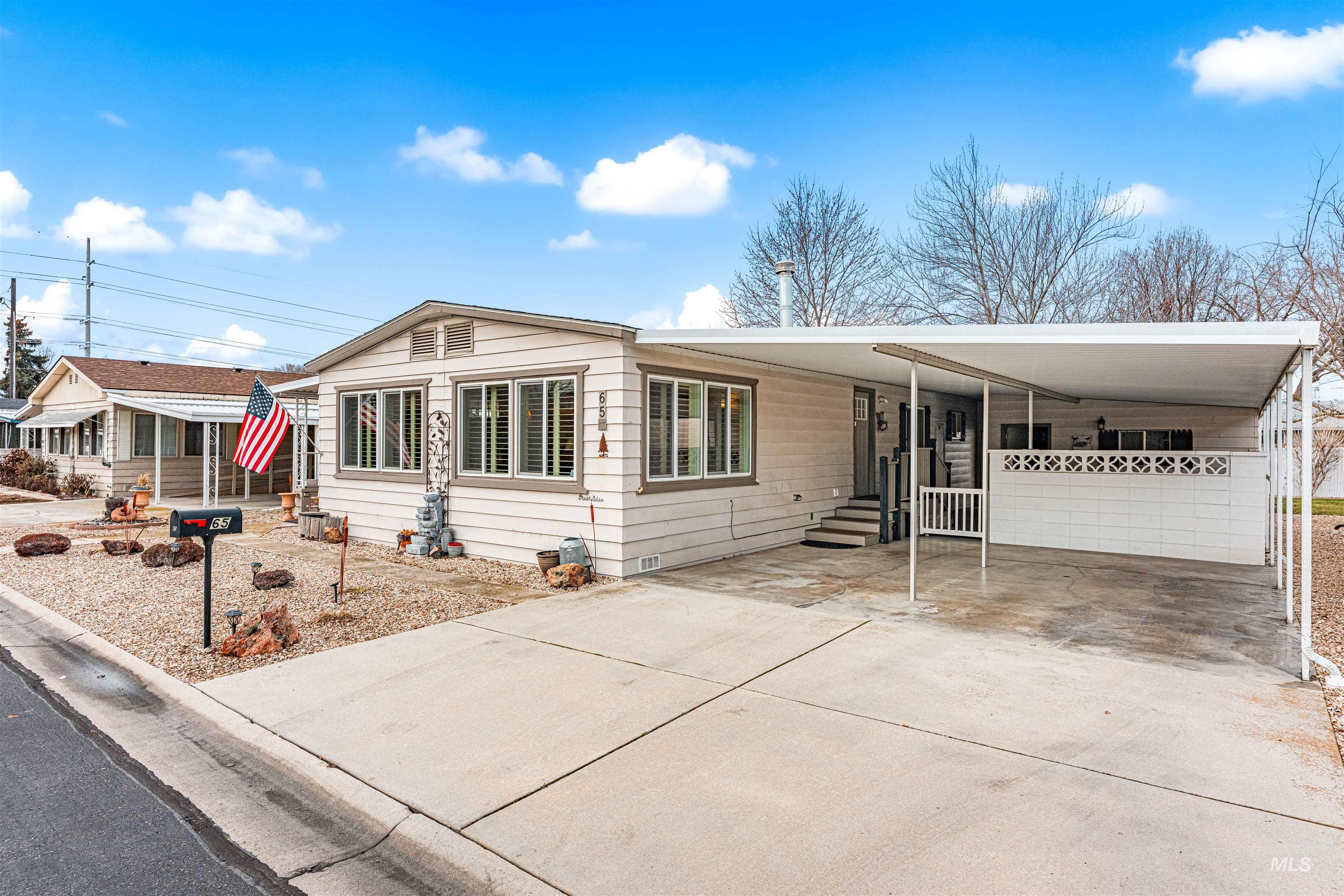 9390 W USTICK, Boise, Idaho 83704, 2 Bedrooms, 2 Bathrooms, Residential For Sale, Price $237,900,MLS 98975070