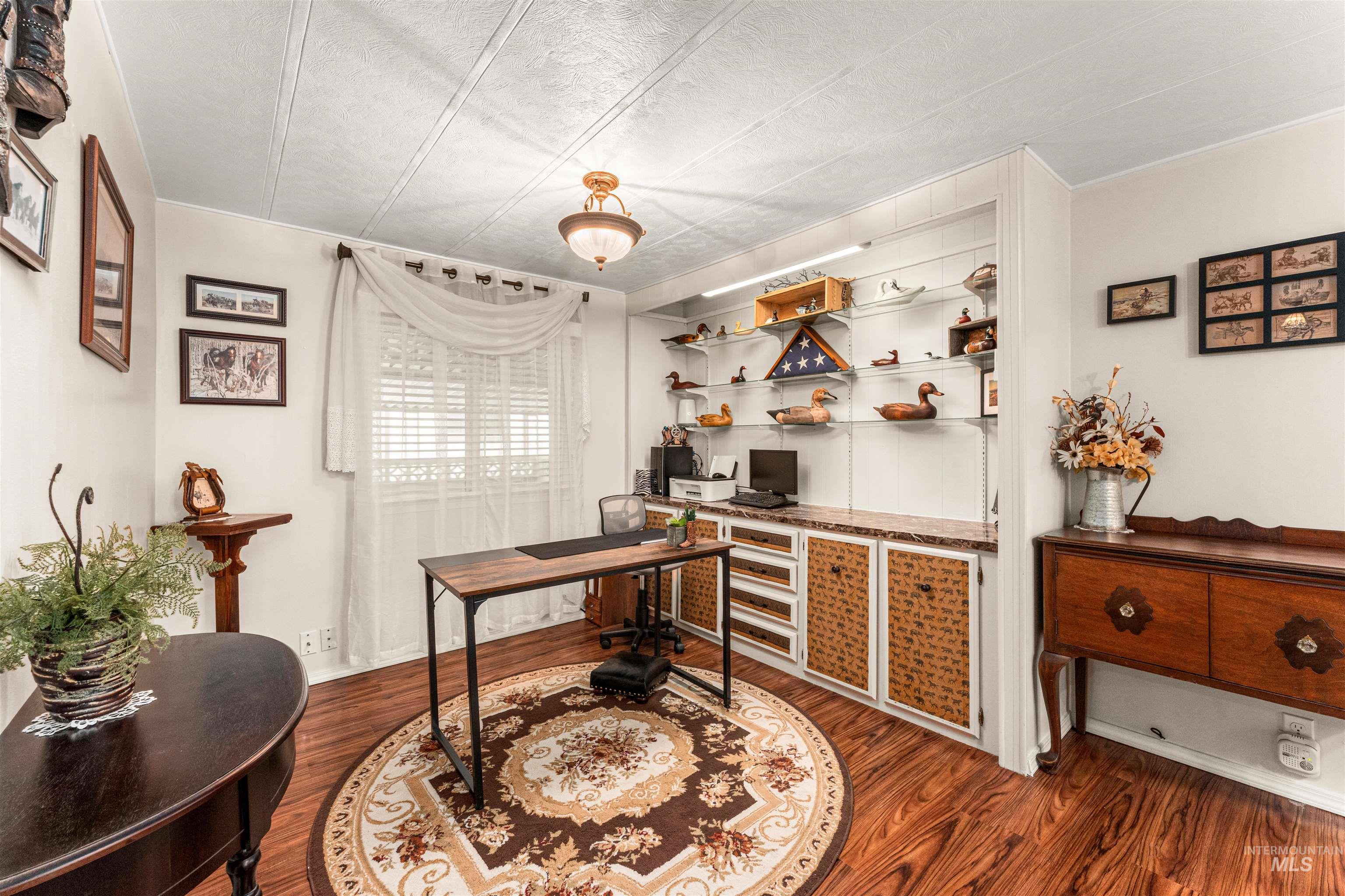 9390 W USTICK, Boise, Idaho 83704, 2 Bedrooms, 2 Bathrooms, Residential For Sale, Price $237,900,MLS 98975070