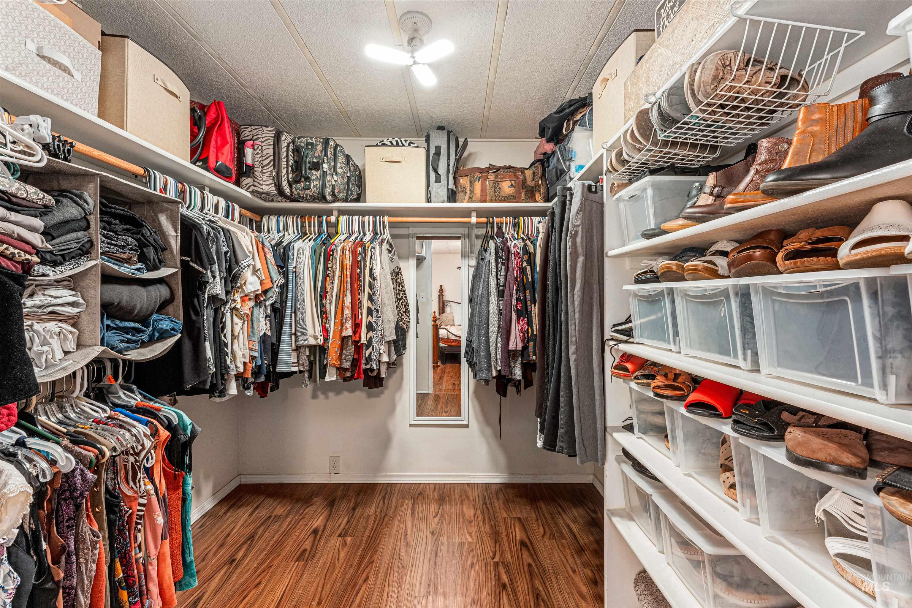 9390 W USTICK, Boise, Idaho 83704, 2 Bedrooms, 2 Bathrooms, Residential For Sale, Price $237,900,MLS 98975070