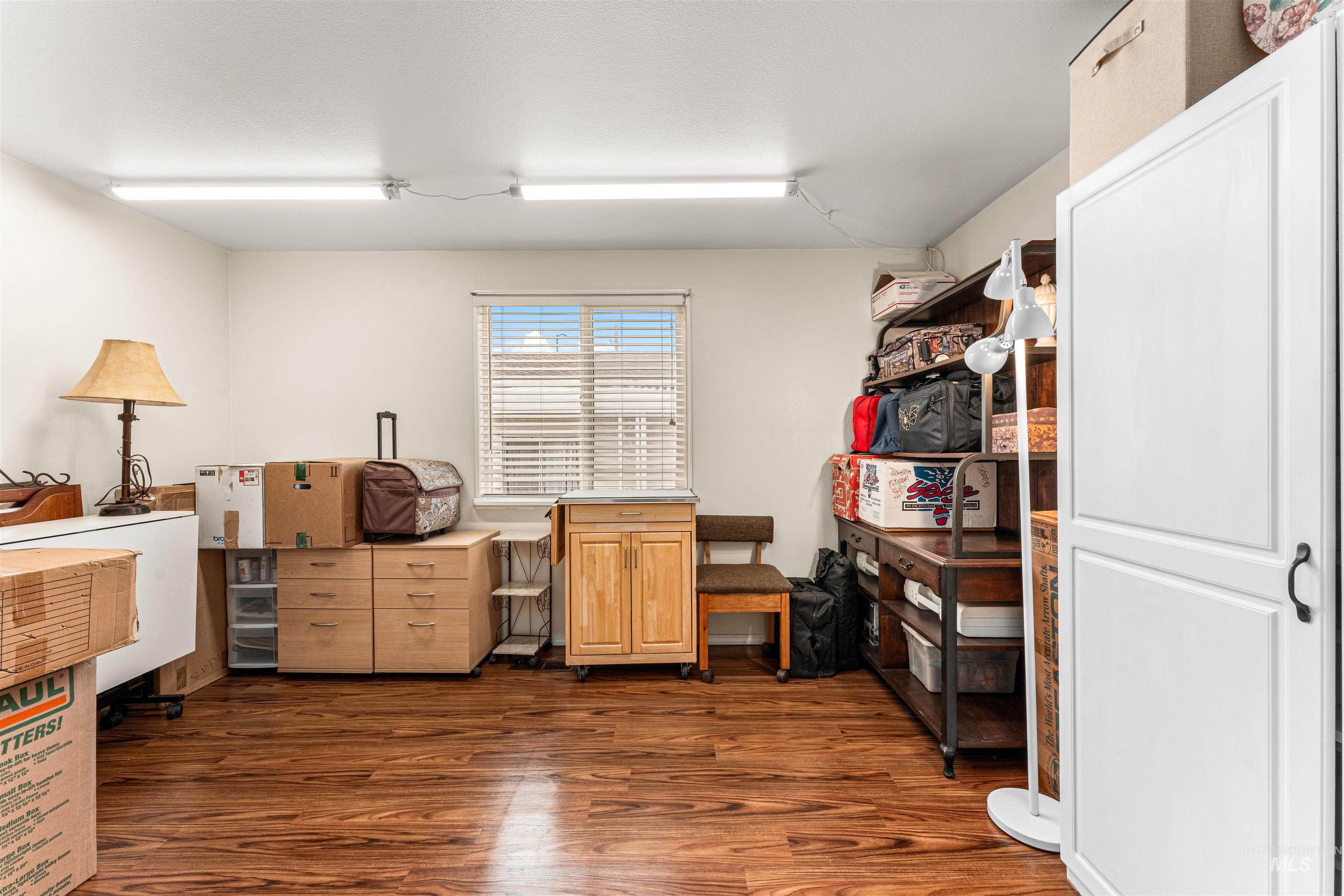 9390 W USTICK, Boise, Idaho 83704, 2 Bedrooms, 2 Bathrooms, Residential For Sale, Price $237,900,MLS 98975070