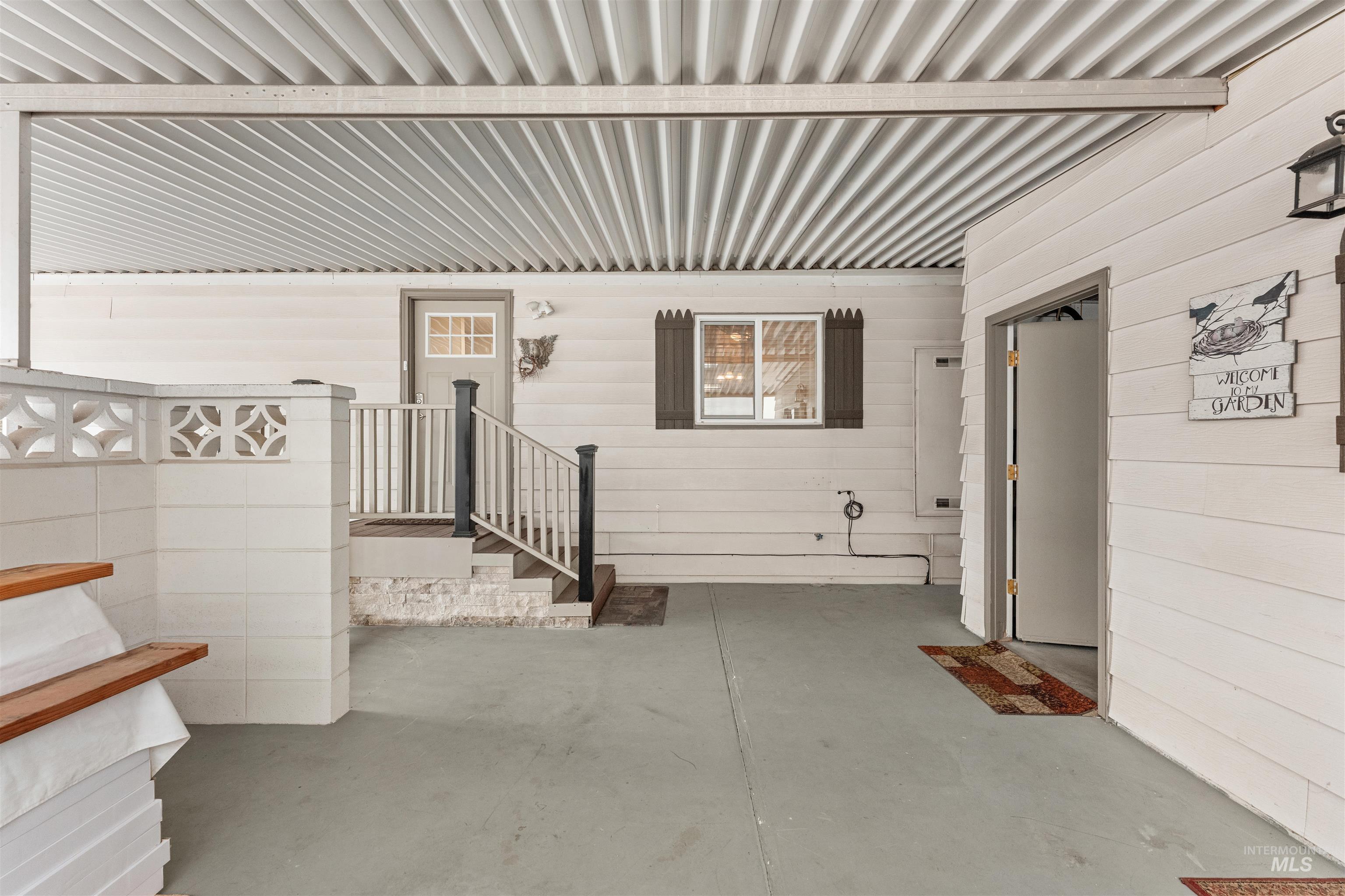 9390 W USTICK, Boise, Idaho 83704, 2 Bedrooms, 2 Bathrooms, Residential For Sale, Price $237,900,MLS 98975070