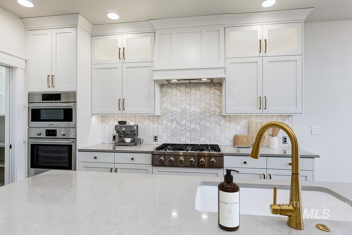 3281 E Englehart Dr., Meridian, Idaho 83642, 4 Bedrooms, 2.5 Bathrooms, Residential For Sale, Price $717,800,MLS 98975071