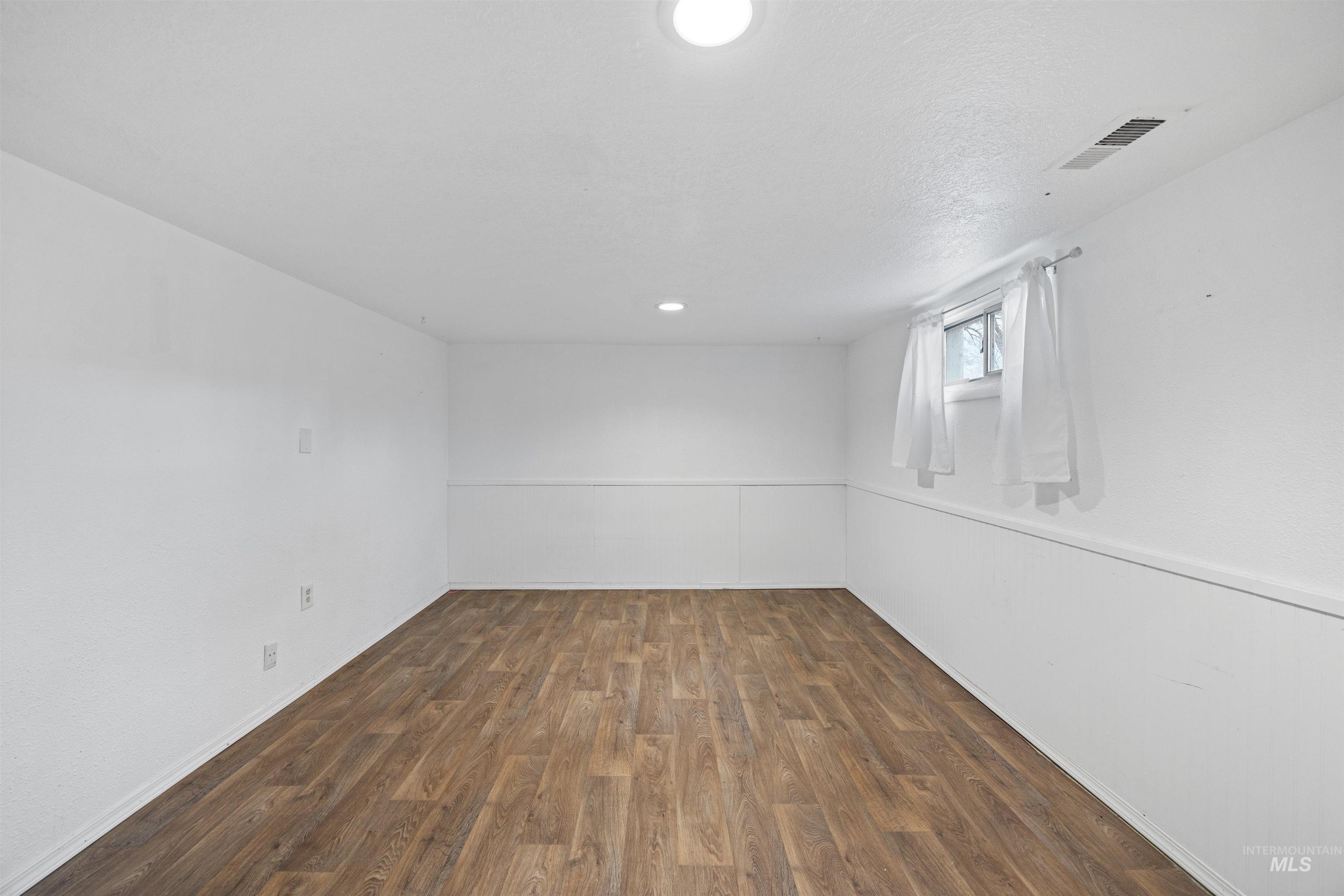 916 E McKinley Street, Boise, Idaho 83712, 5 Bedrooms, 2 Bathrooms, Residential For Sale, Price $789,900,MLS 98975072