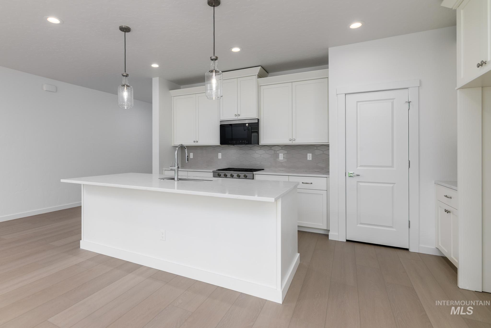 14879 Brown Pelican St, Caldwell, Idaho 83607, 3 Bedrooms, 2 Bathrooms, Residential For Sale, Price $439,000,MLS 98975075