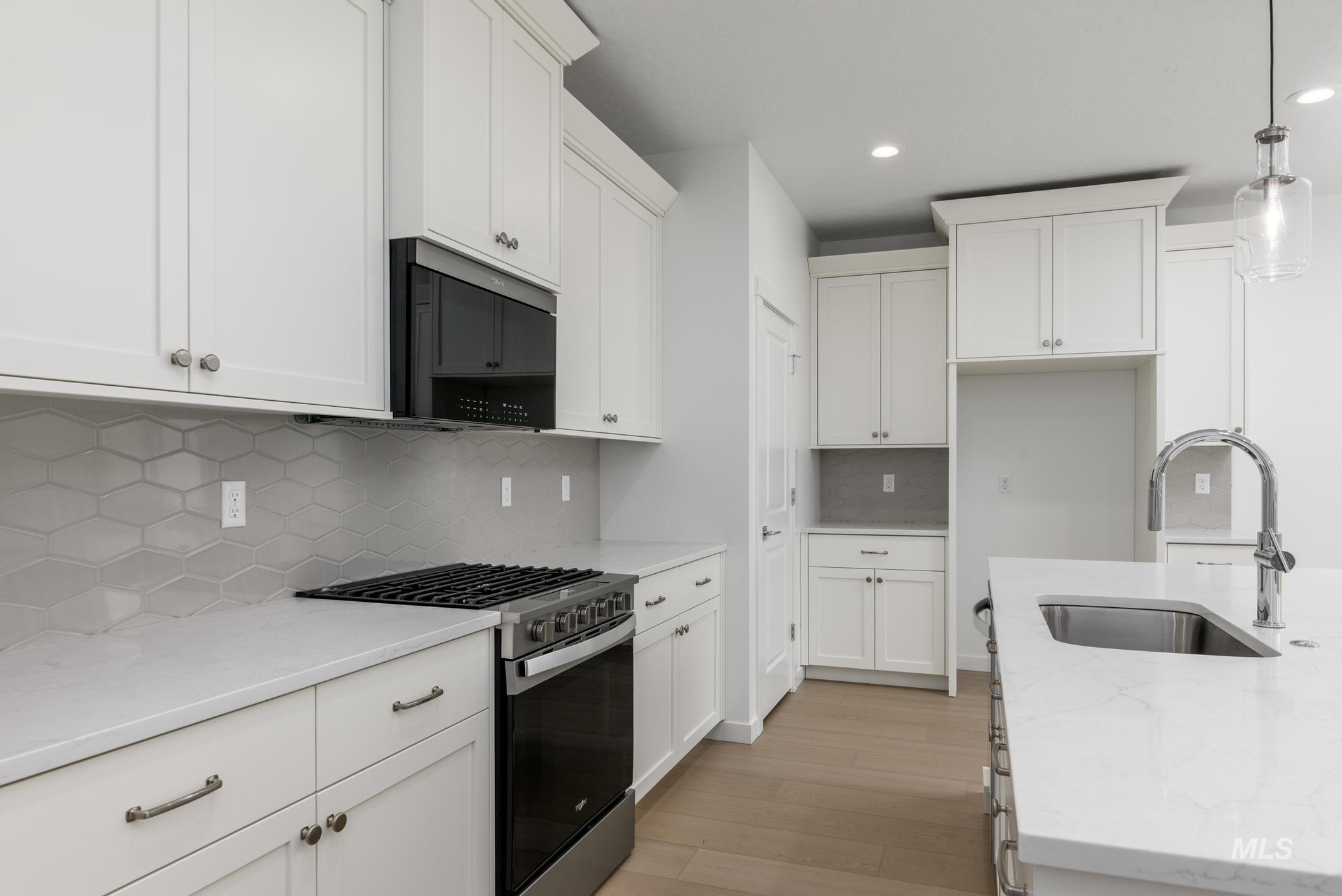 14879 Brown Pelican St, Caldwell, Idaho 83607, 3 Bedrooms, 2 Bathrooms, Residential For Sale, Price $439,000,MLS 98975075