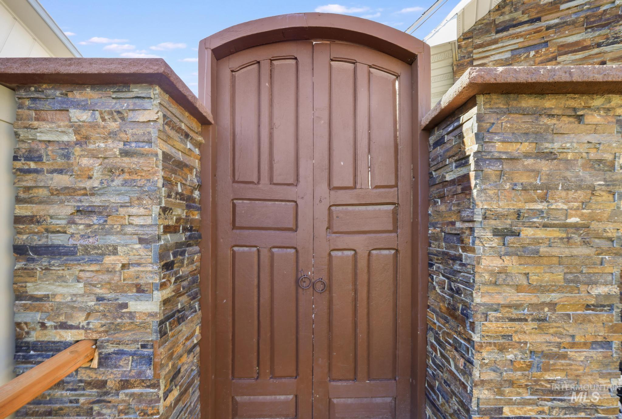 733 Beta Cir, Twin Falls, Idaho 83301, 5 Bedrooms, 3 Bathrooms, Residential For Sale, Price $545,000,MLS 98975077