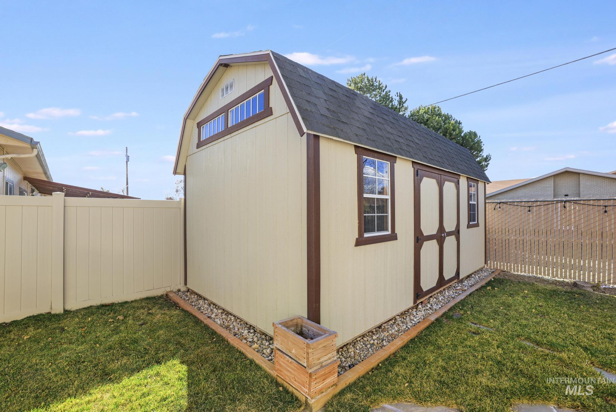 733 Beta Cir, Twin Falls, Idaho 83301, 5 Bedrooms, 3 Bathrooms, Residential For Sale, Price $545,000,MLS 98975077