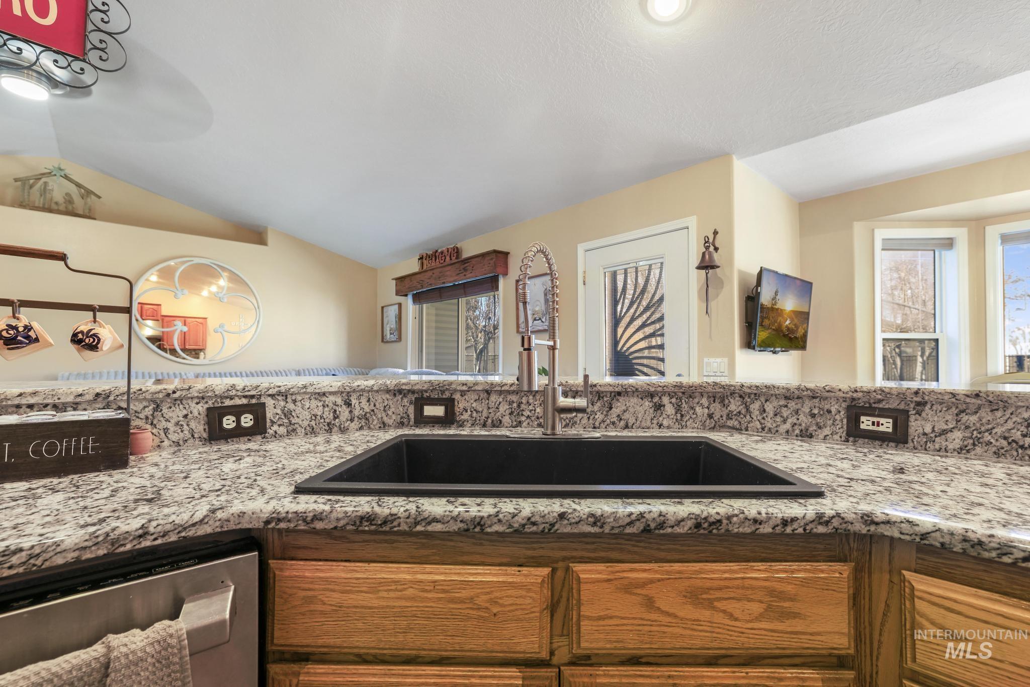 733 Beta Cir, Twin Falls, Idaho 83301, 5 Bedrooms, 3 Bathrooms, Residential For Sale, Price $545,000,MLS 98975077