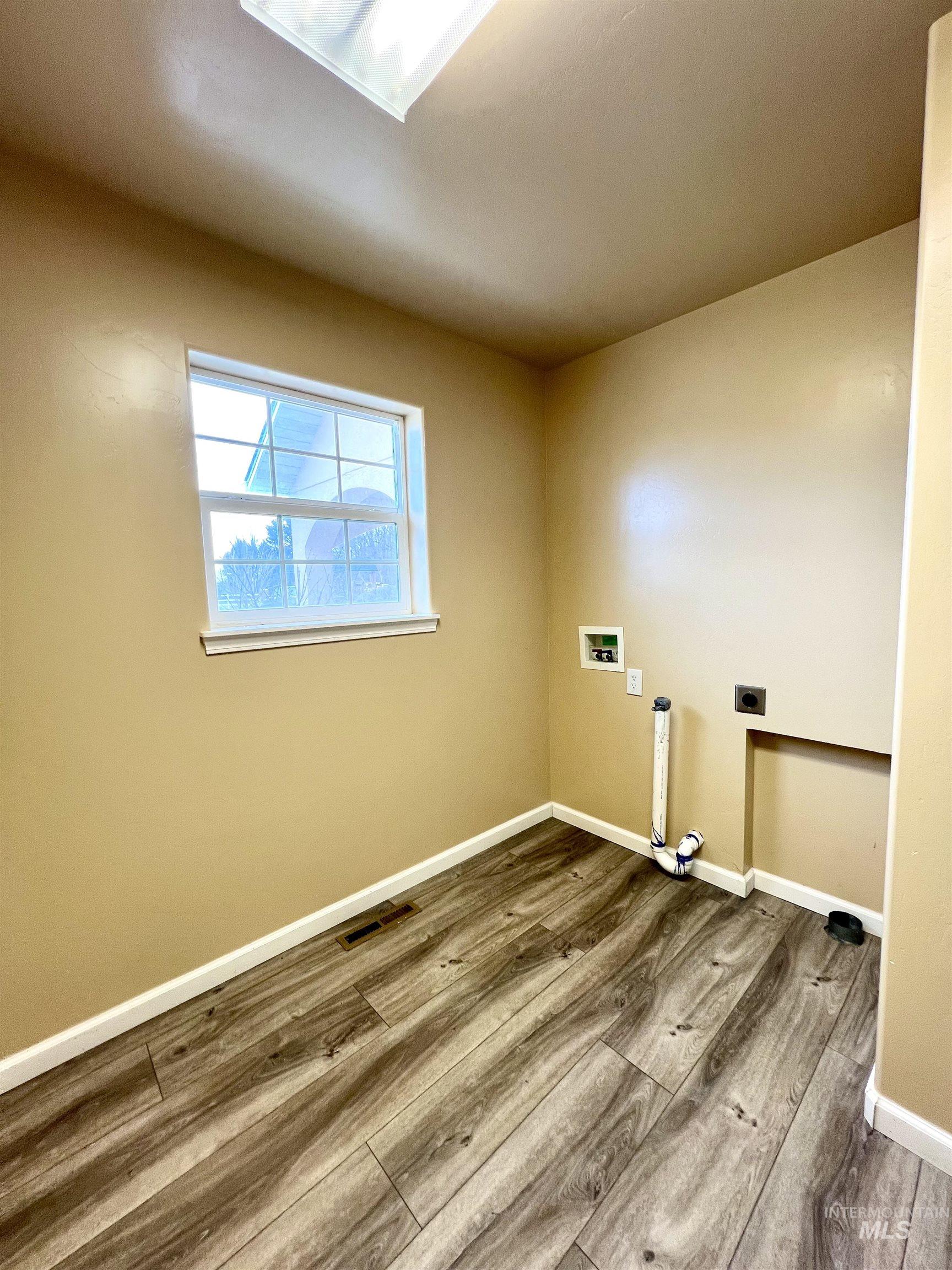 842 W 400 S, Heyburn, Idaho 83336, 4 Bedrooms, 2 Bathrooms, Residential For Sale, Price $625,000,MLS 98975080