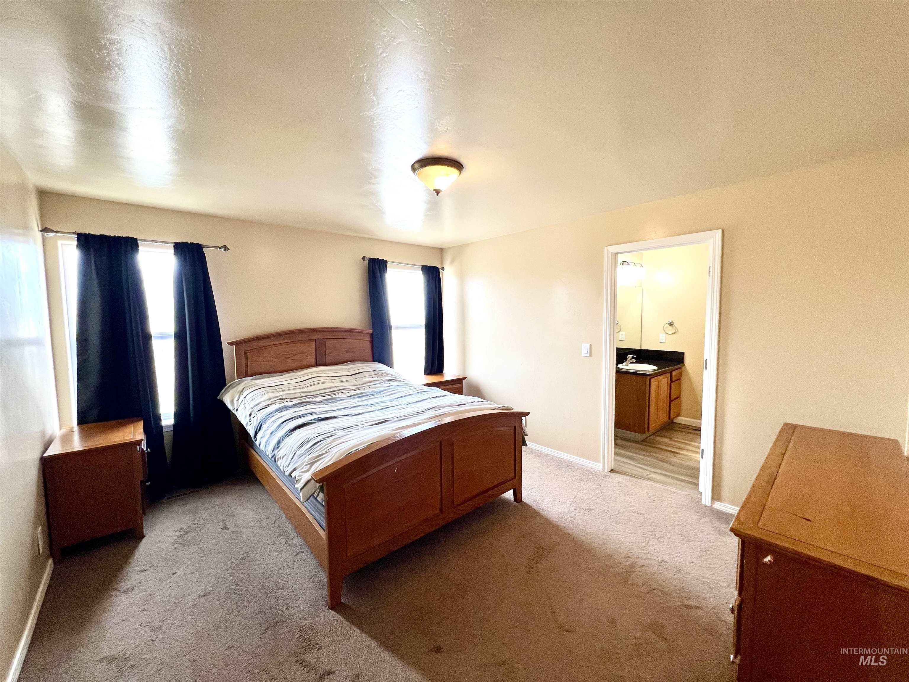 842 W 400 S, Heyburn, Idaho 83336, 4 Bedrooms, 2 Bathrooms, Residential For Sale, Price $625,000,MLS 98975080