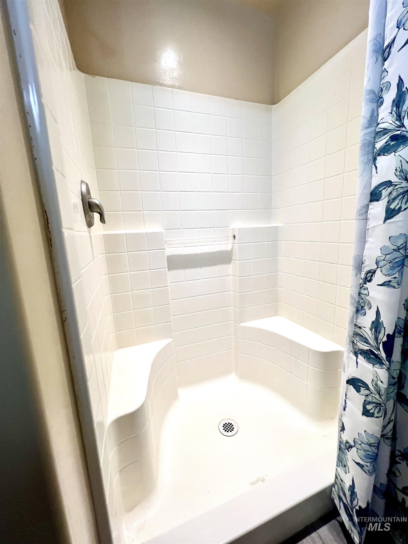 842 W 400 S, Heyburn, Idaho 83336, 4 Bedrooms, 2 Bathrooms, Residential For Sale, Price $625,000,MLS 98975080