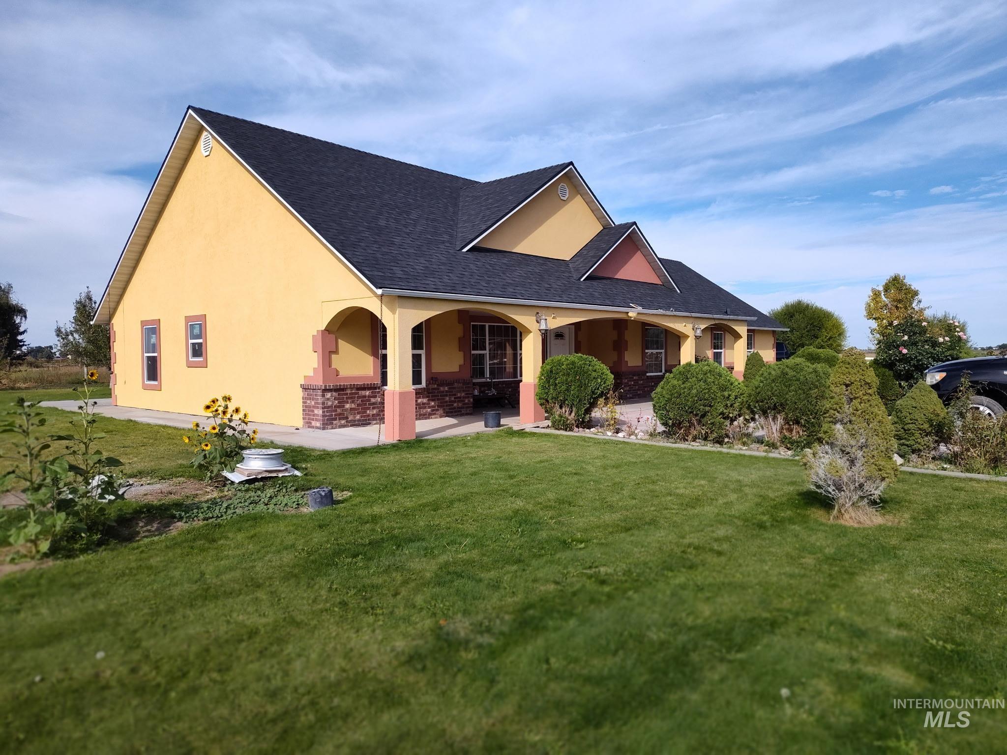 842 W 400 S, Heyburn, Idaho 83336, 4 Bedrooms, 2 Bathrooms, Residential For Sale, Price $625,000,MLS 98975080