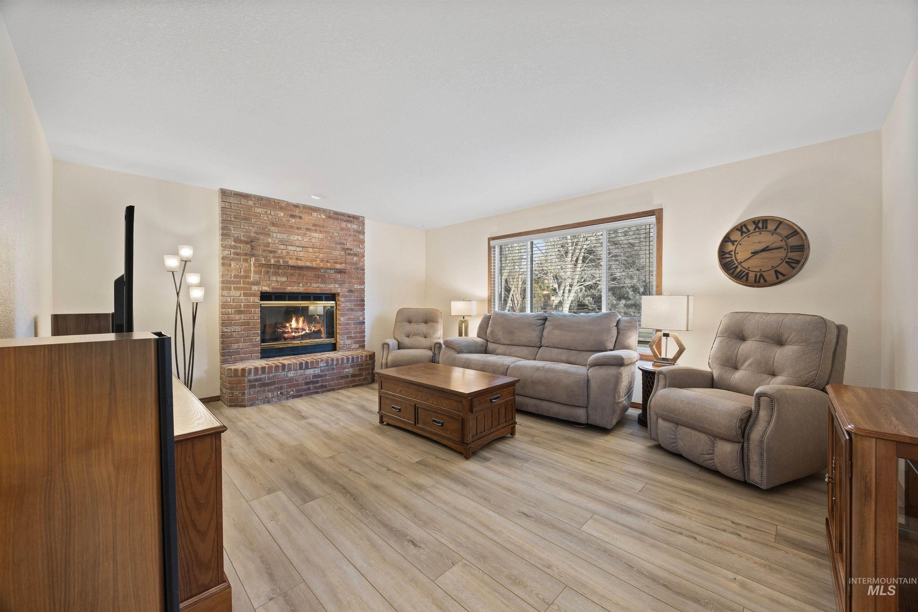 5312 N Hickory Tree Way, Boise, Idaho 83713, 5 Bedrooms, 3 Bathrooms, Residential For Sale, Price $770,000,MLS 98975081