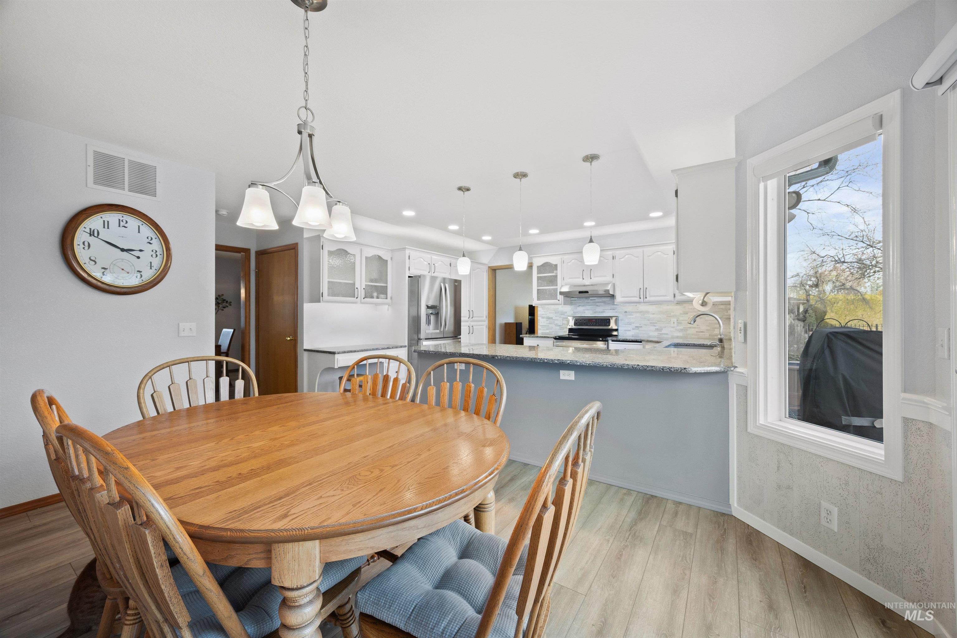 5312 N Hickory Tree Way, Boise, Idaho 83713, 5 Bedrooms, 3 Bathrooms, Residential For Sale, Price $770,000,MLS 98975081