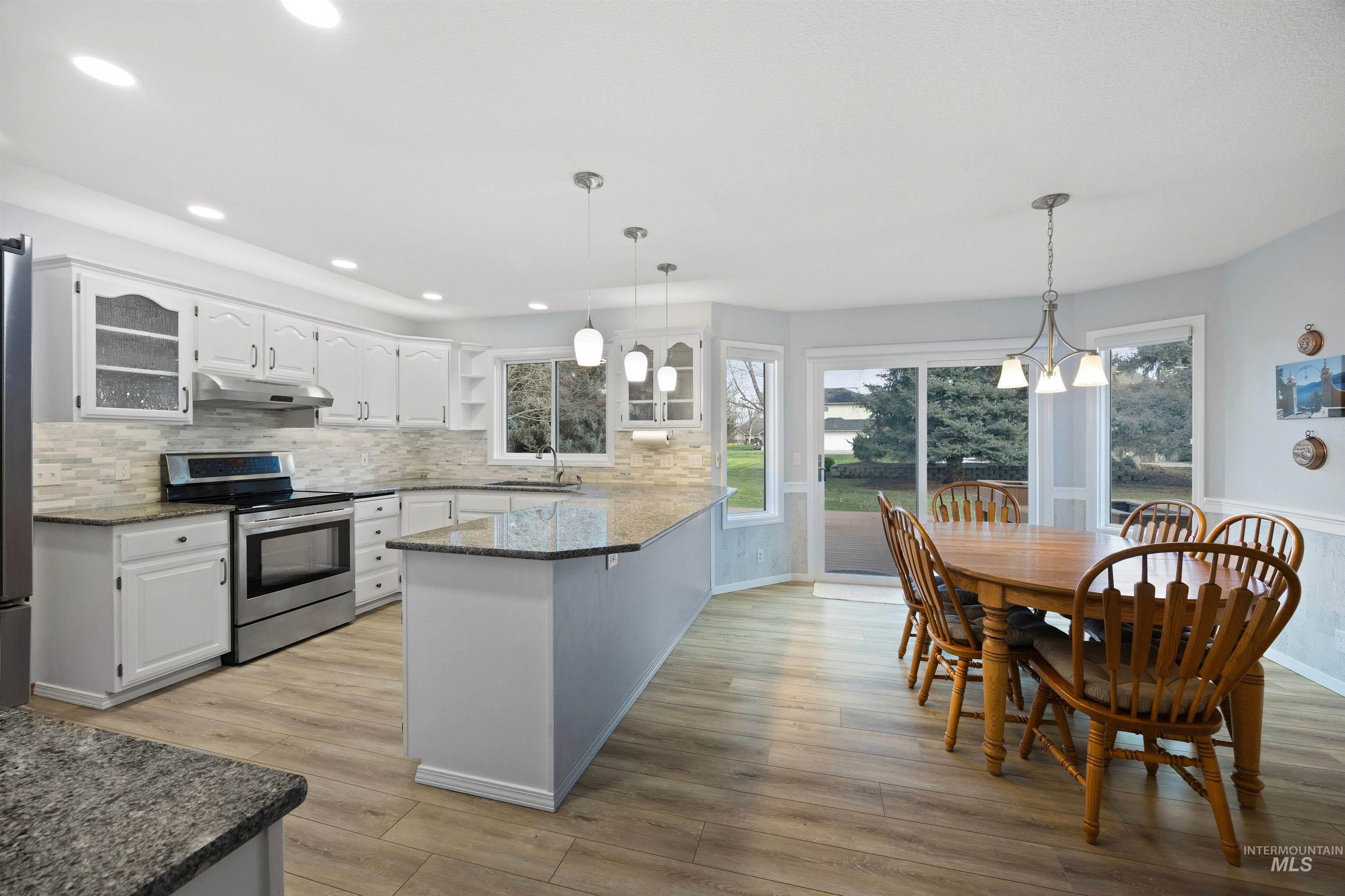 5312 N Hickory Tree Way, Boise, Idaho 83713, 5 Bedrooms, 3 Bathrooms, Residential For Sale, Price $770,000,MLS 98975081