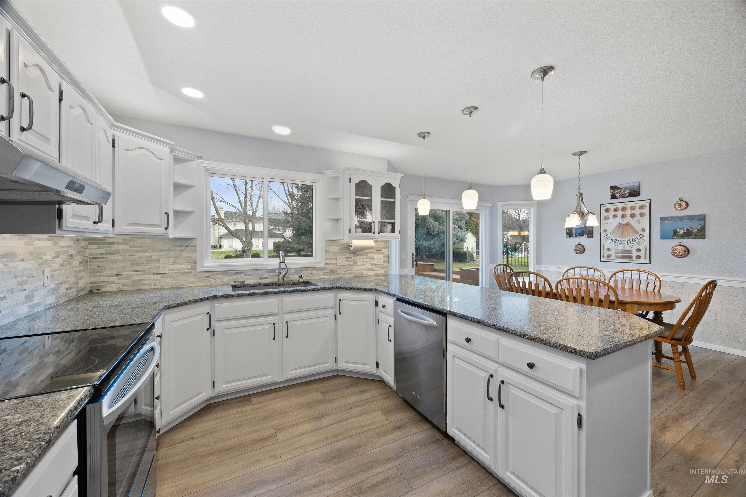 5312 N Hickory Tree Way, Boise, Idaho 83713, 5 Bedrooms, 3 Bathrooms, Residential For Sale, Price $770,000,MLS 98975081